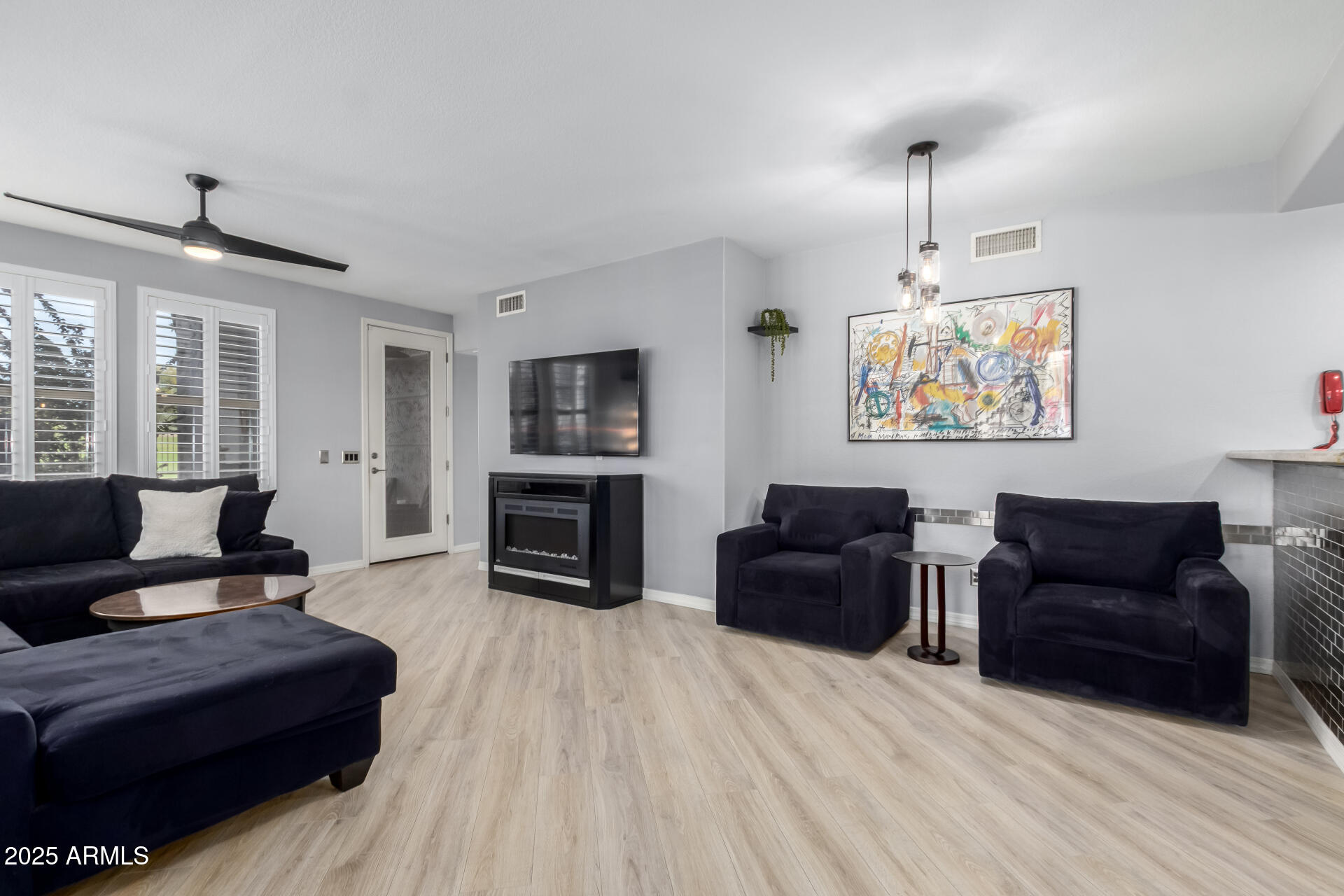 15221 N CLUBGATE Drive, 1071