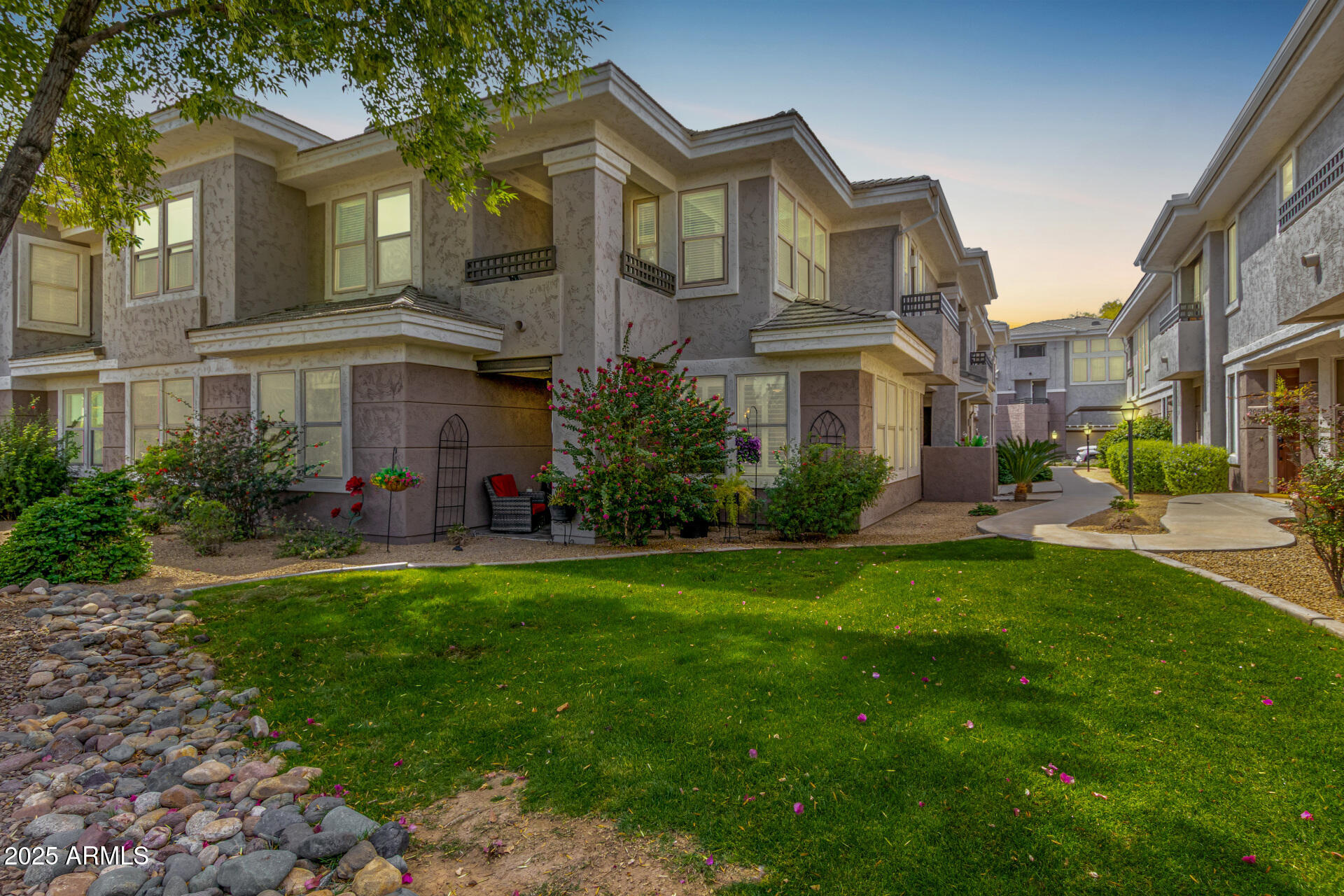 15221 N CLUBGATE Drive, 1071
