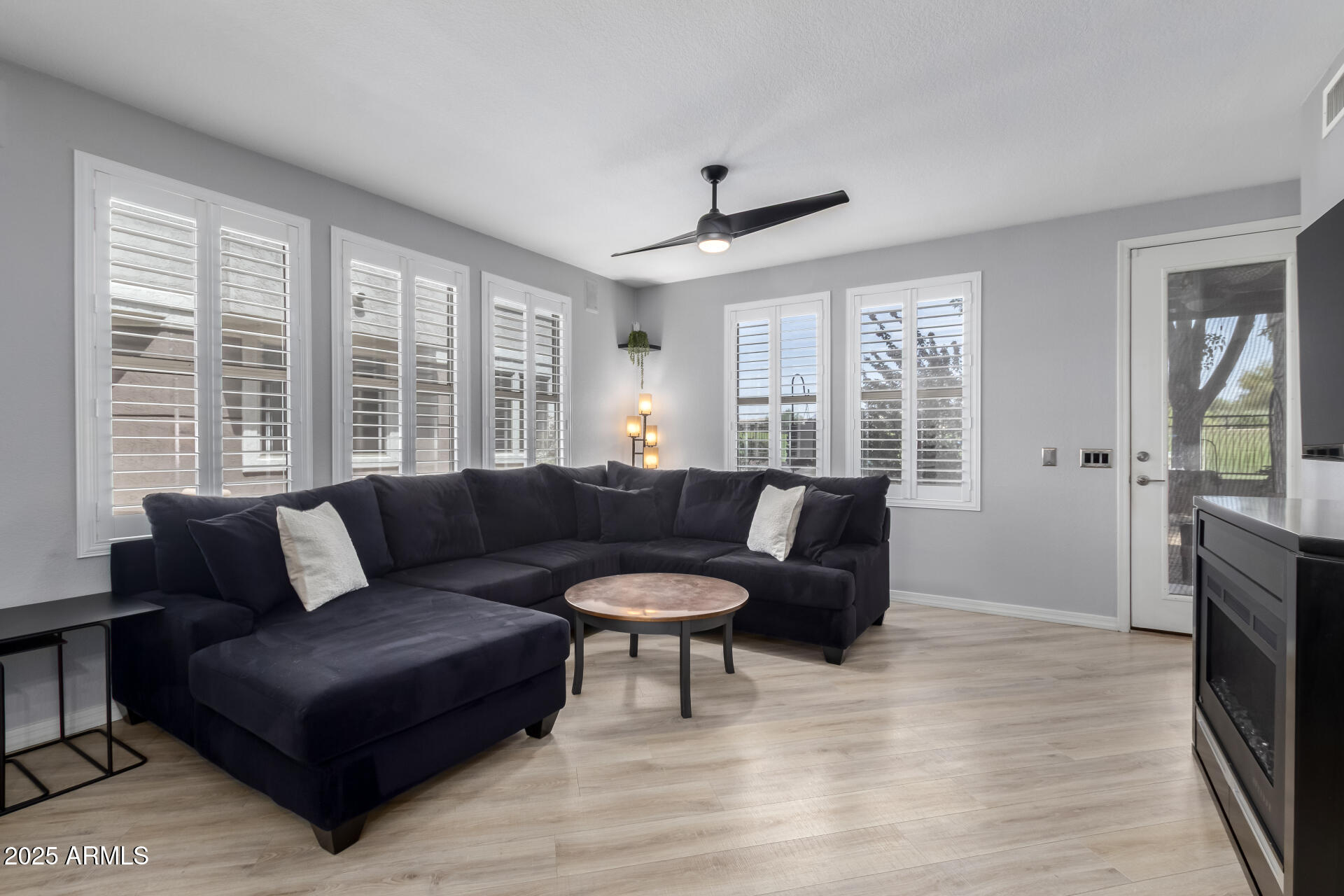15221 N CLUBGATE Drive, 1071