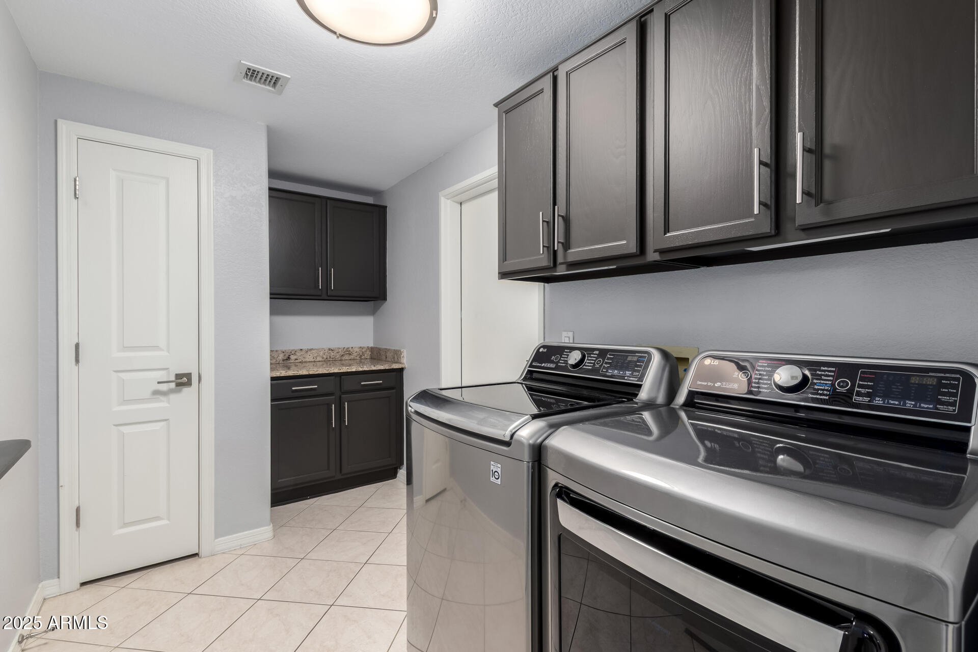 15221 N CLUBGATE Drive, 1071