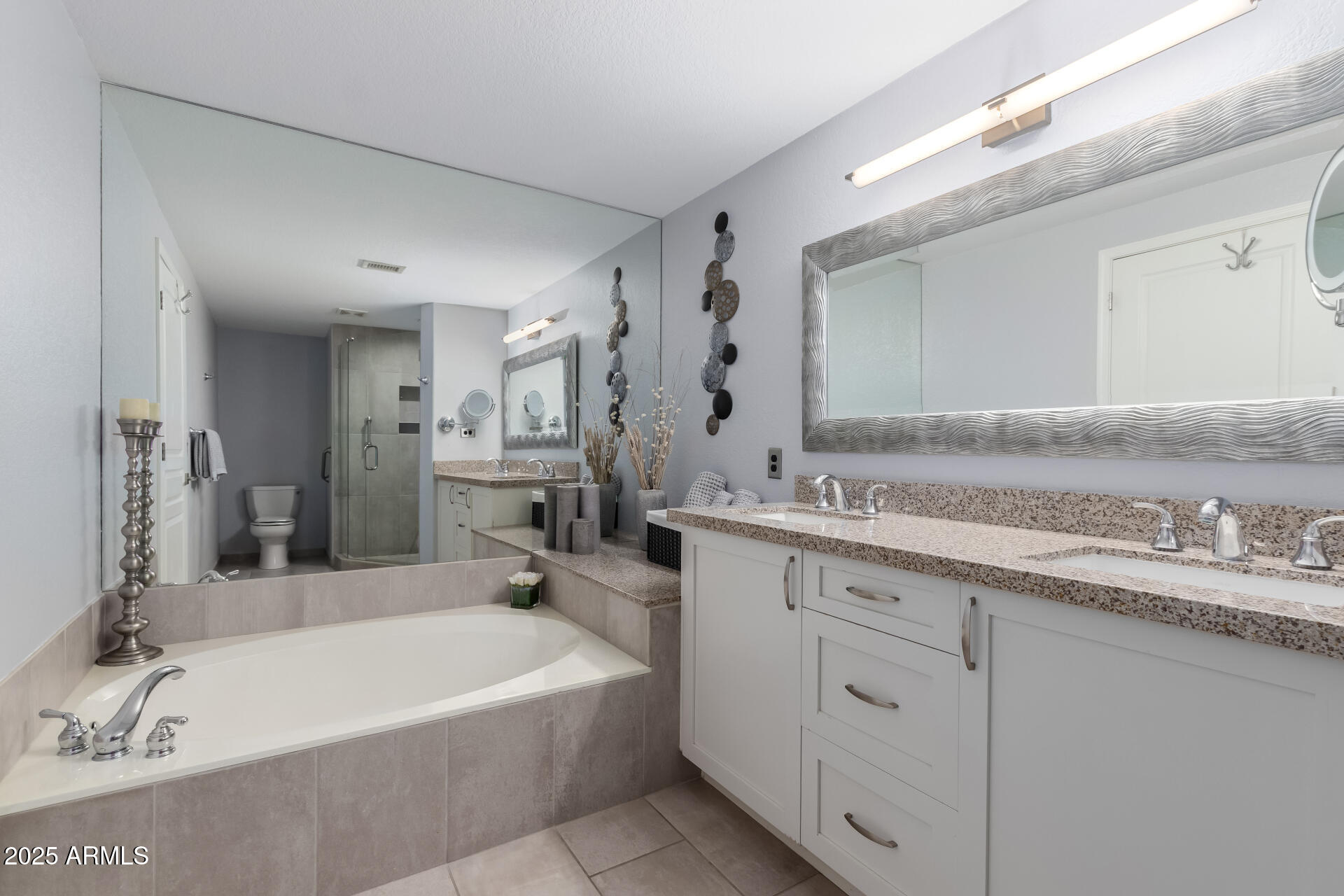 15221 N CLUBGATE Drive, 1071