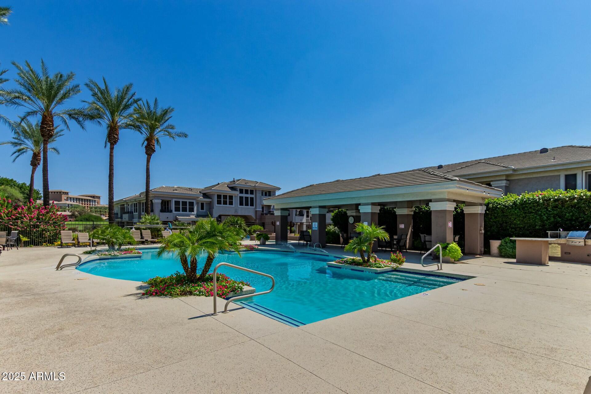 15221 N CLUBGATE Drive, 1071