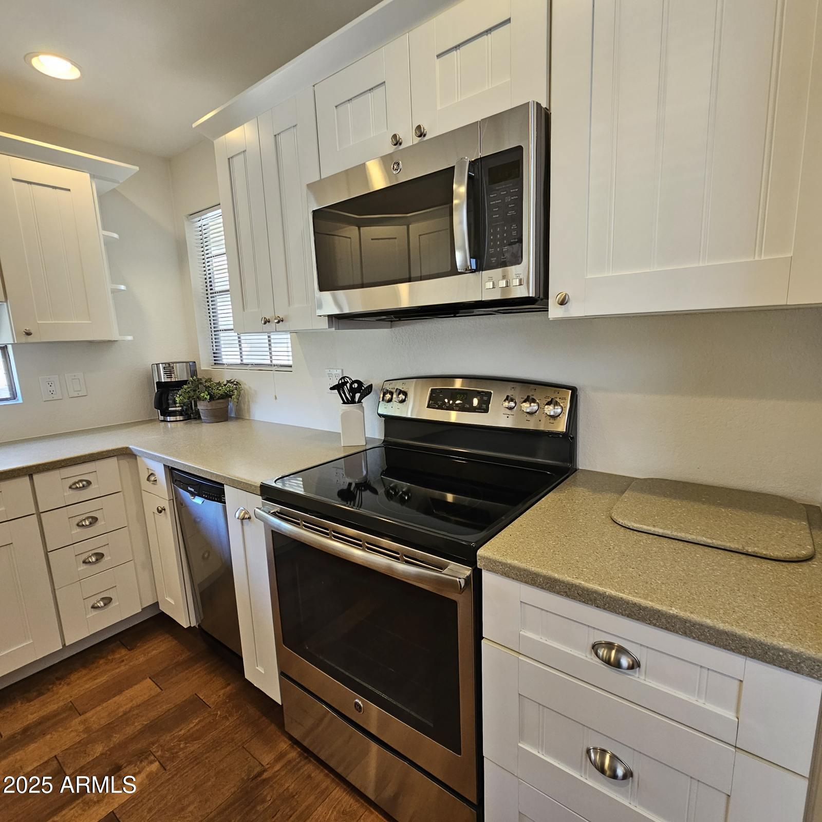 10017 E MOUNTAIN VIEW Road, 2082, Scottsdale Unit: 2082