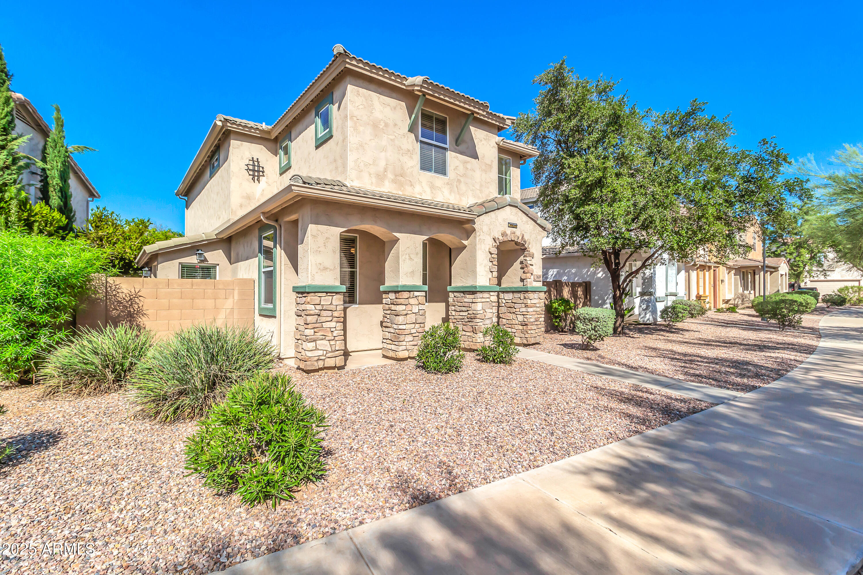 1639 S LARAMIE