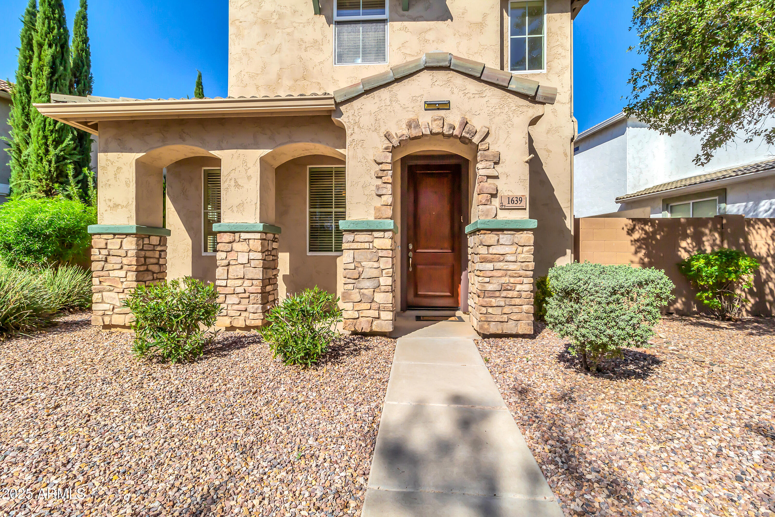 1639 S LARAMIE