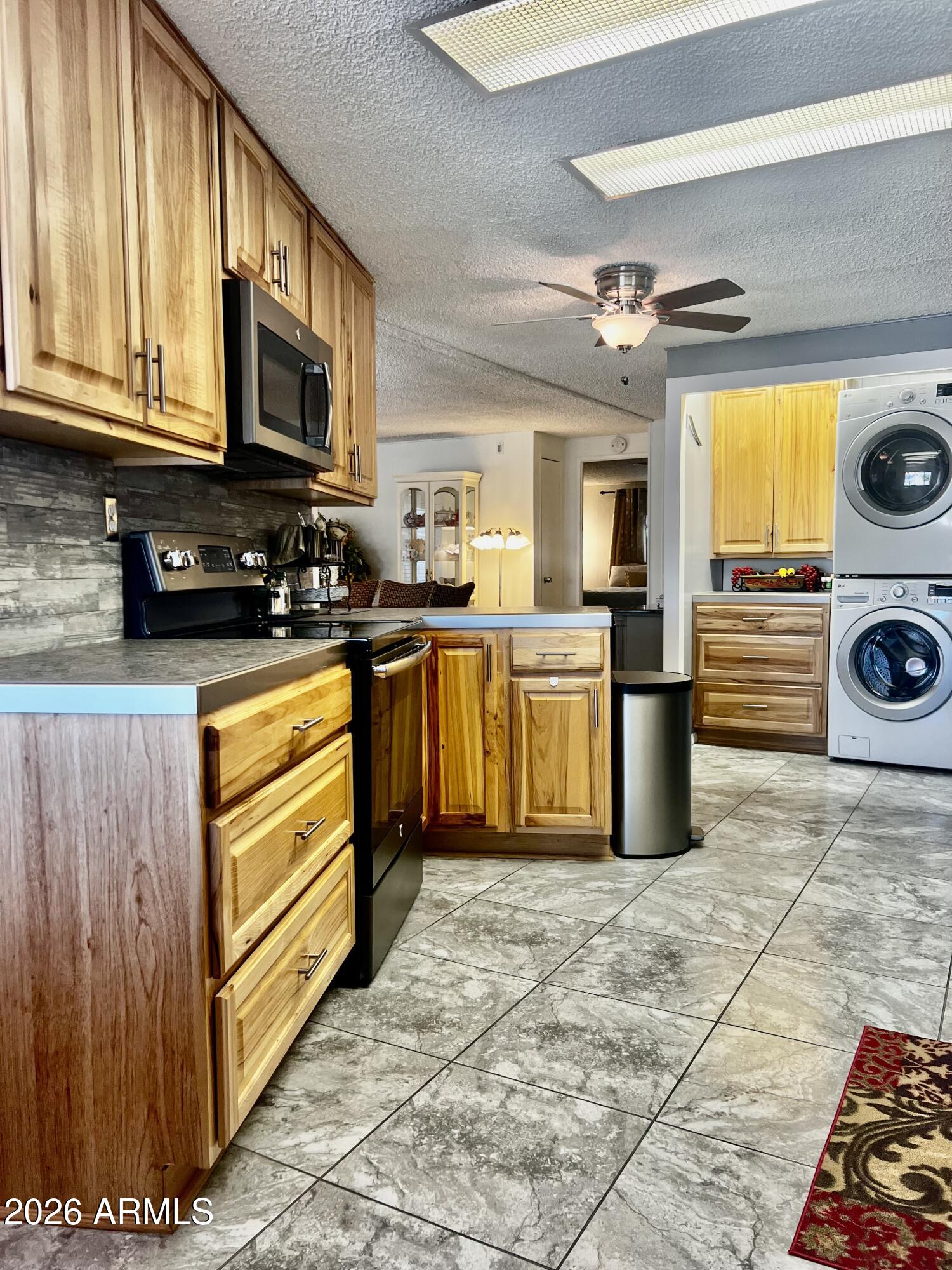 120 N Val Vista Drive 44