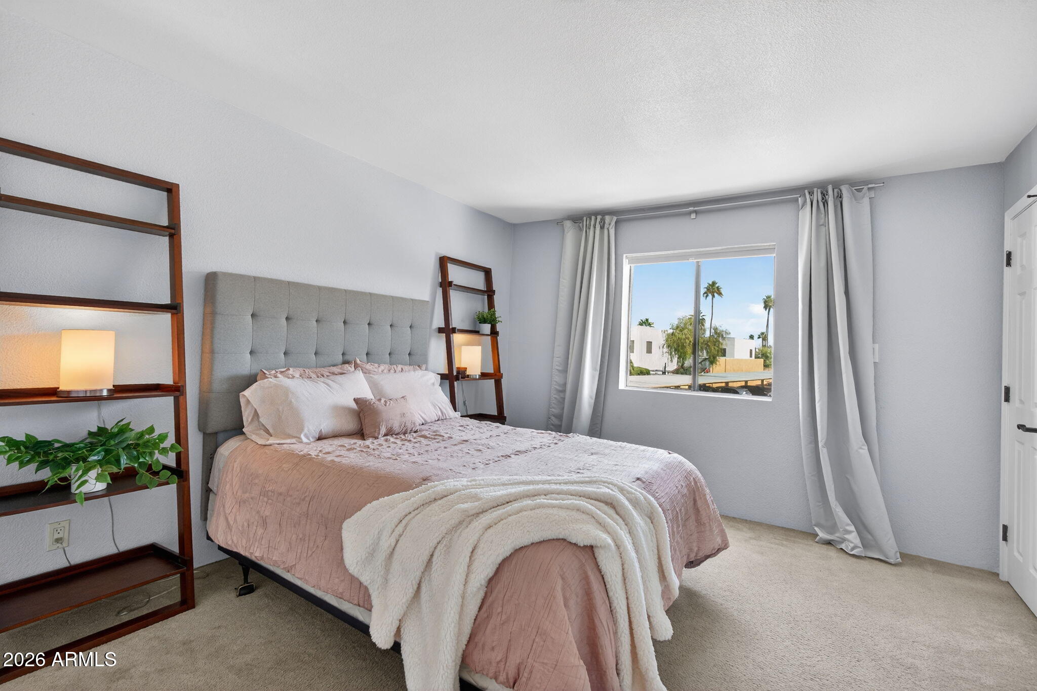 8500 E INDIAN SCHOOL Road 233