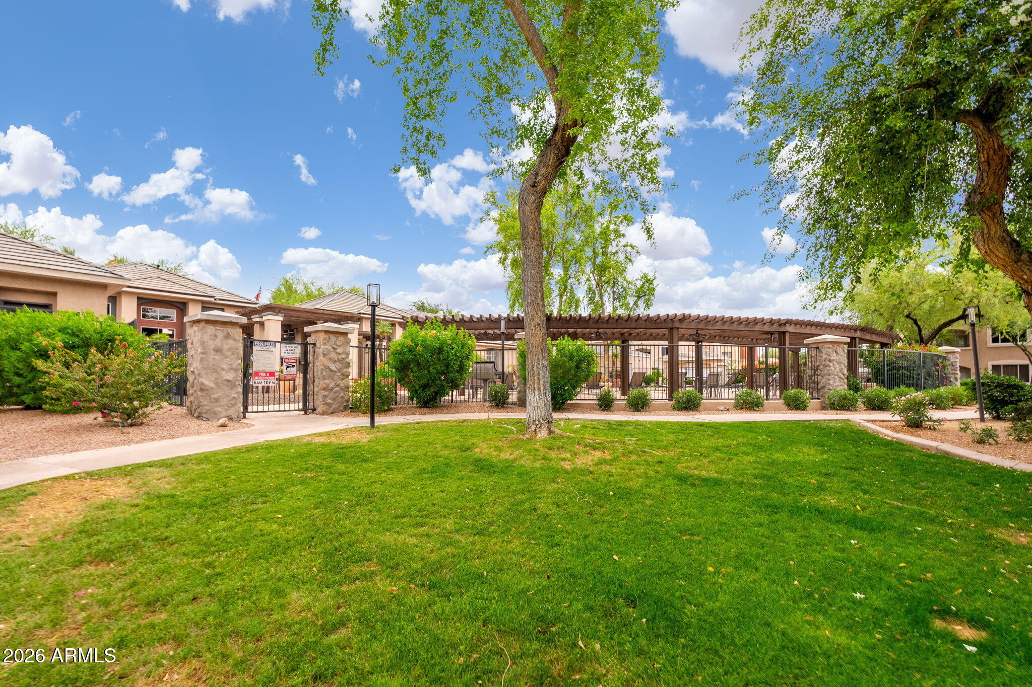 5345 E VAN BUREN Street 364