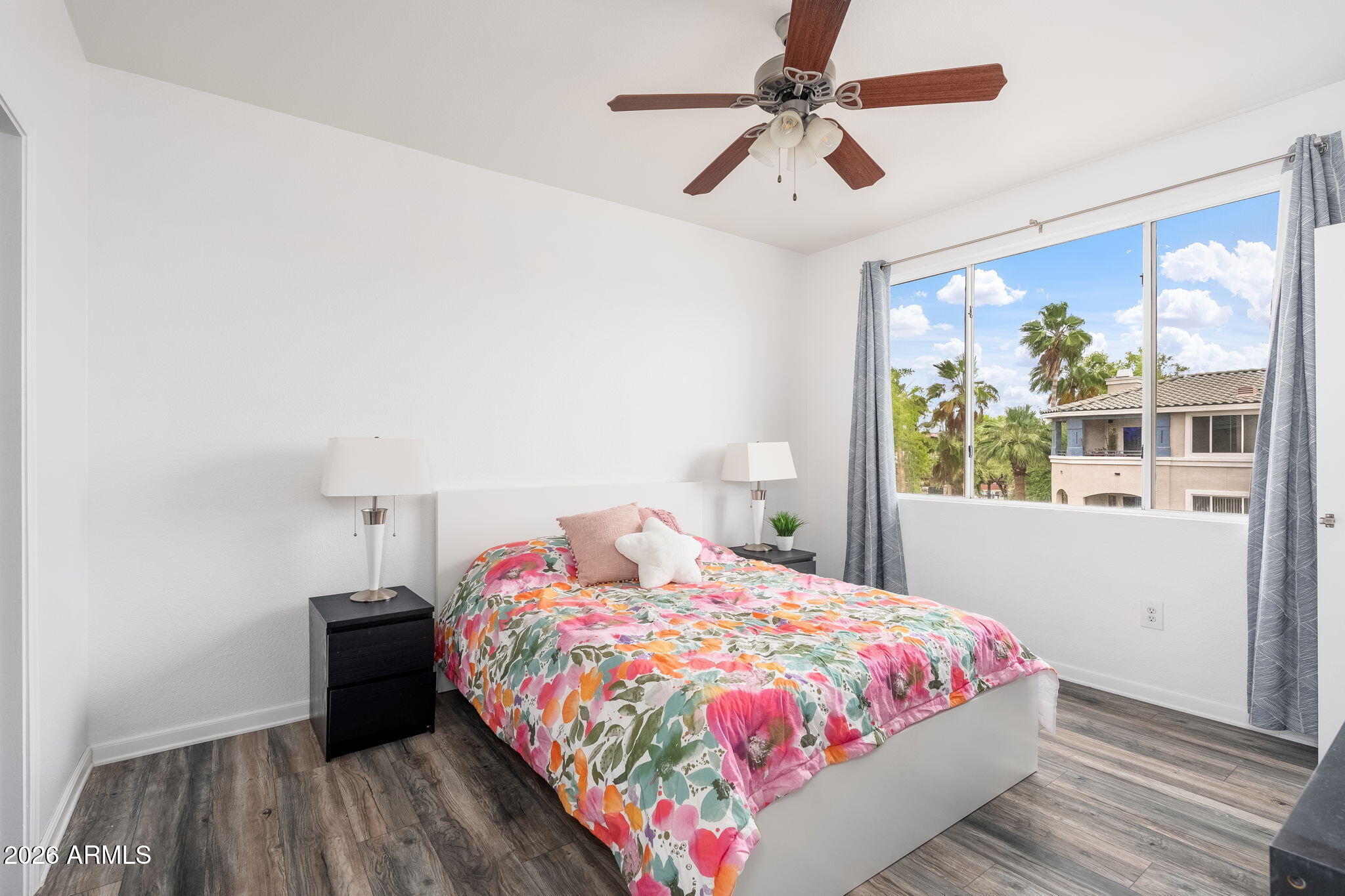 5345 E VAN BUREN Street 364