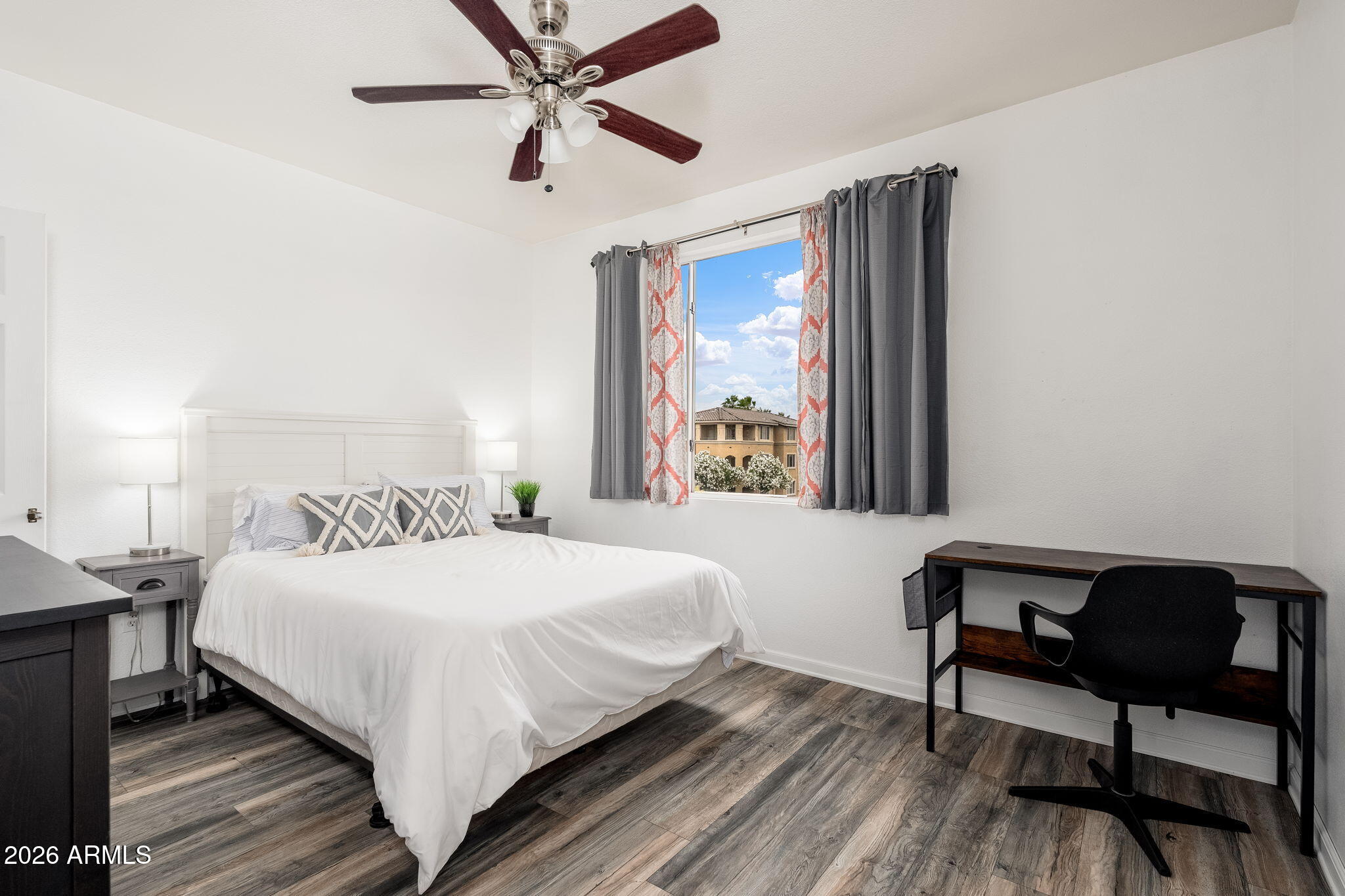 5345 E VAN BUREN Street 364