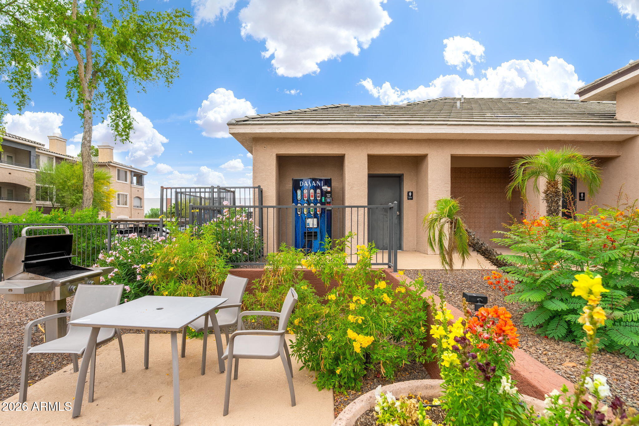 5345 E VAN BUREN Street 364