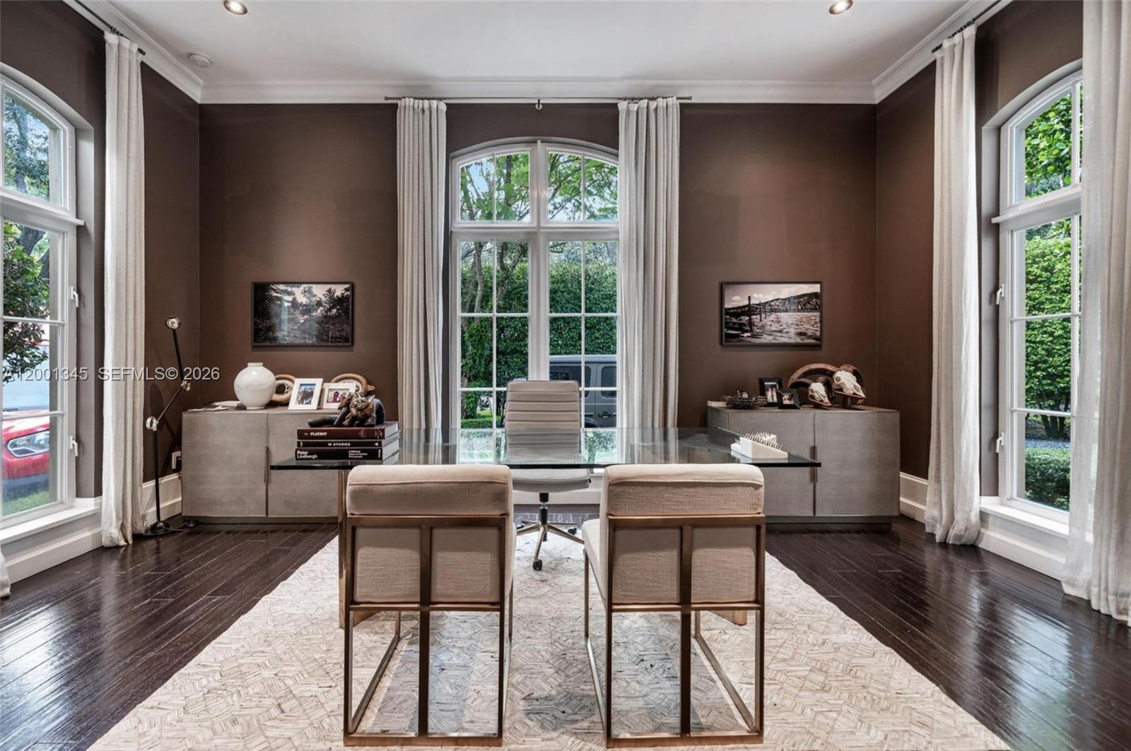 9741 W Suburban Dr