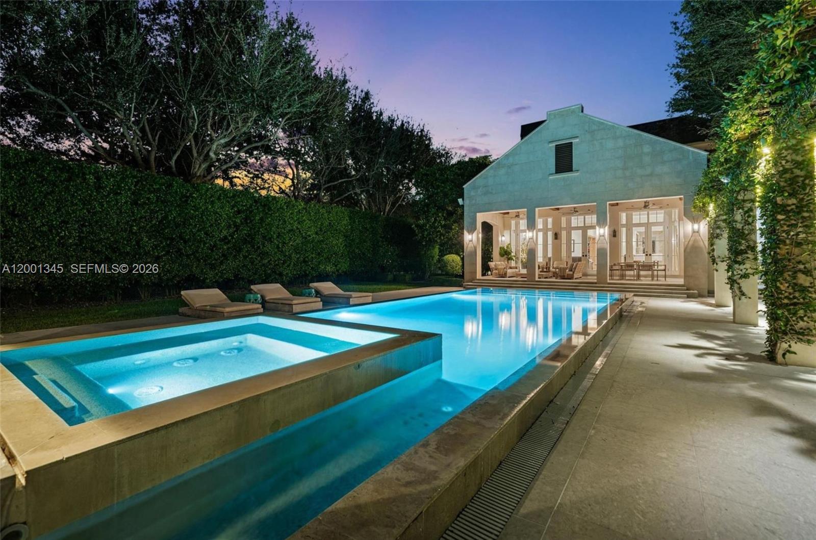 9741 W Suburban Dr