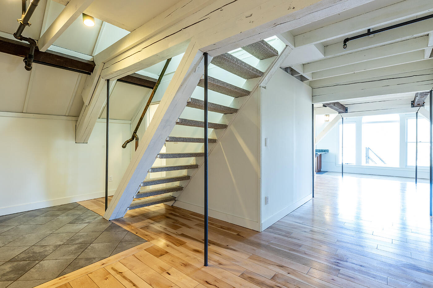 10 Summer Street, 5