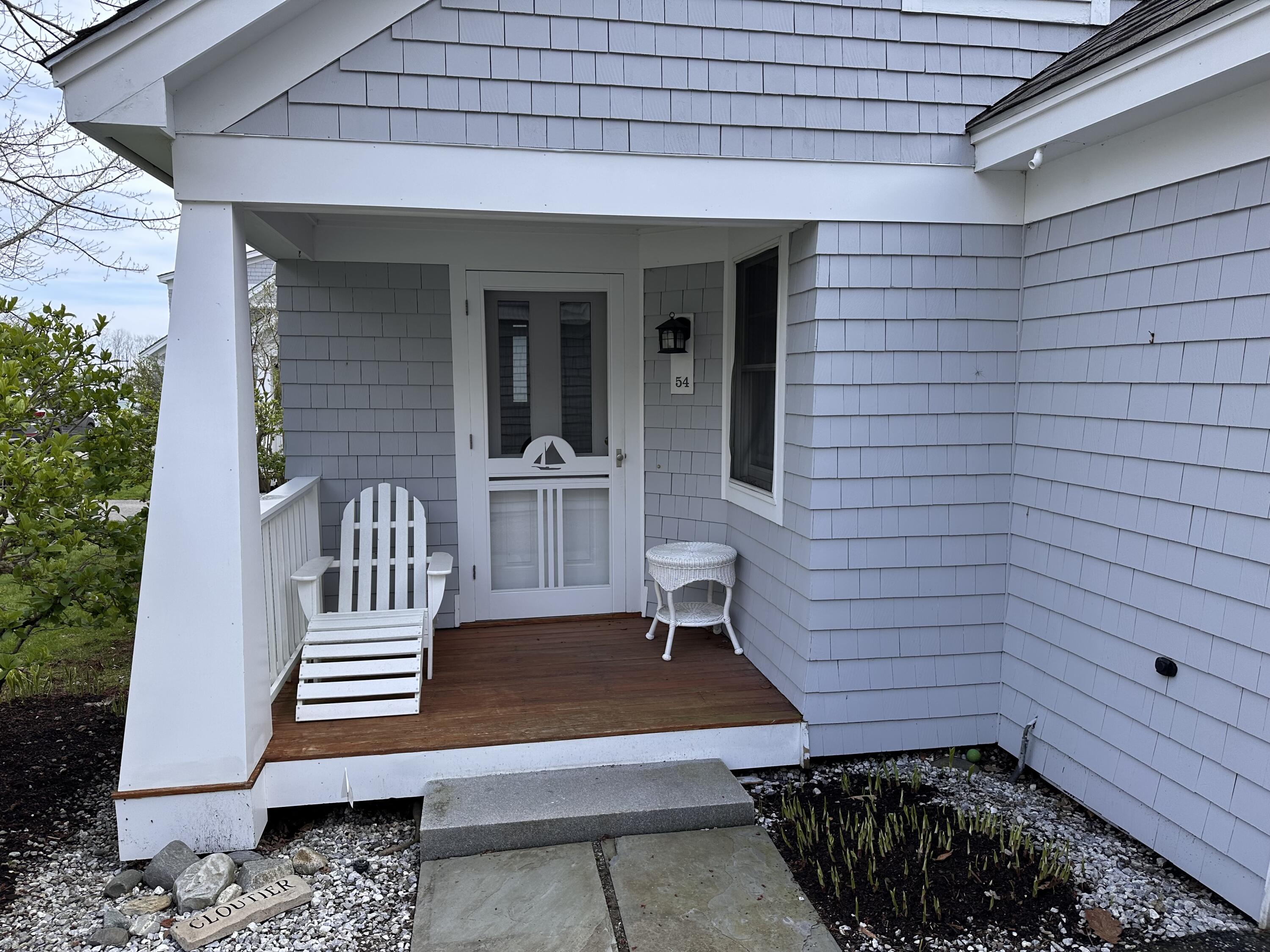 54 Village Way, 54