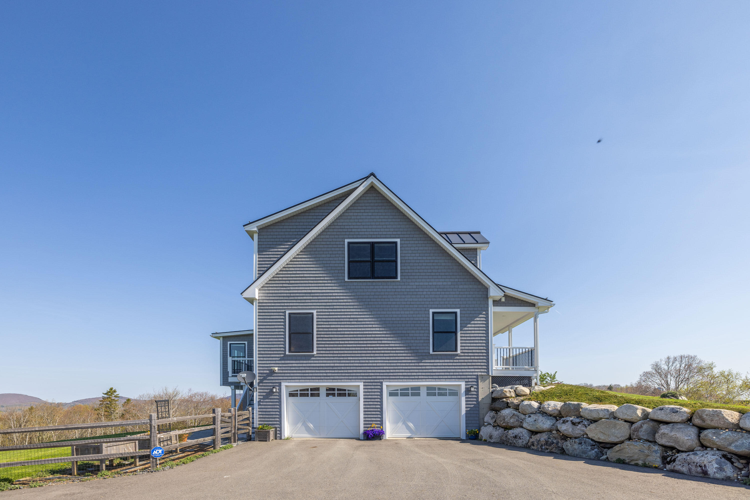 6 Clayton Lane