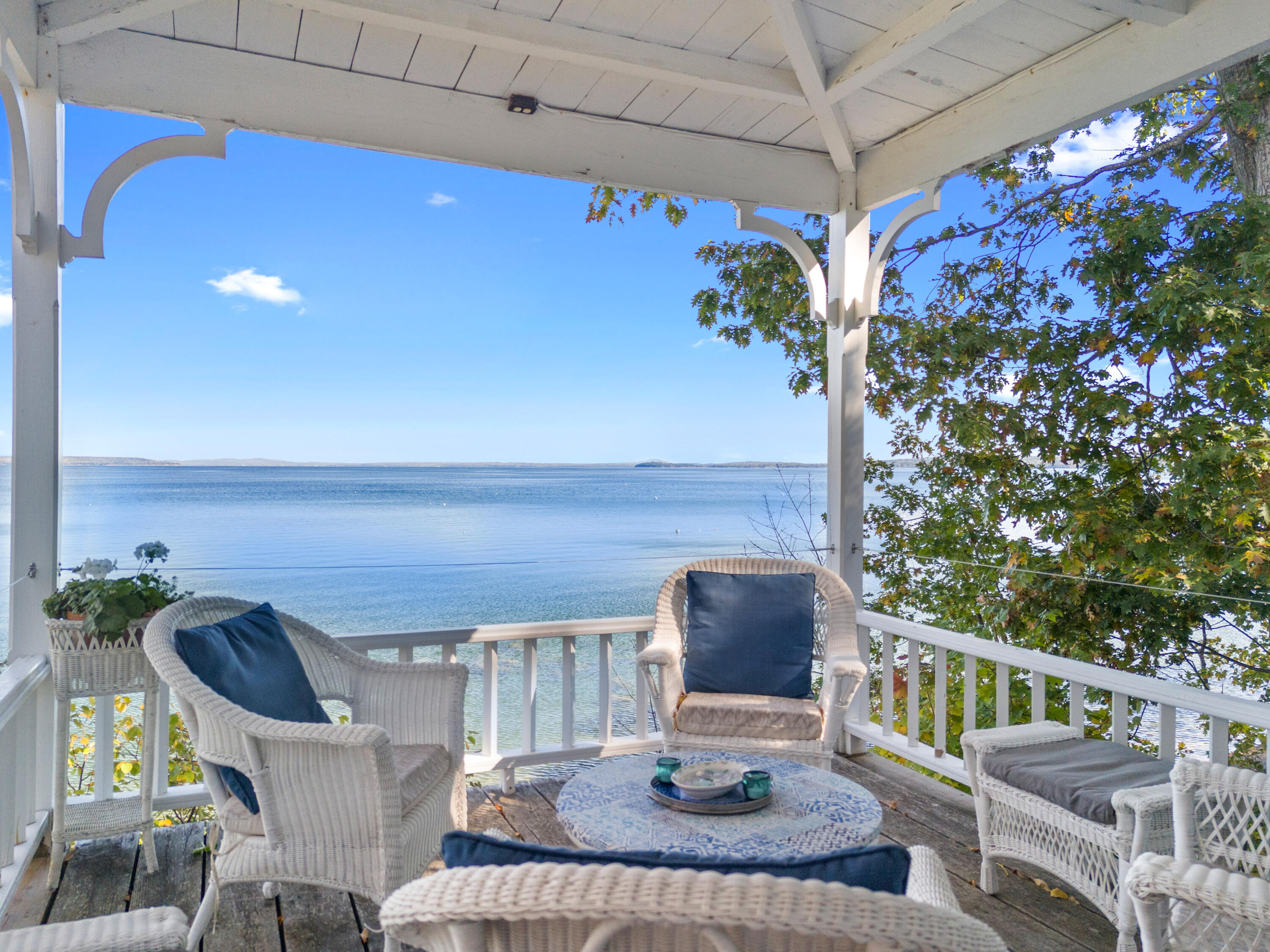2 Bayview Park