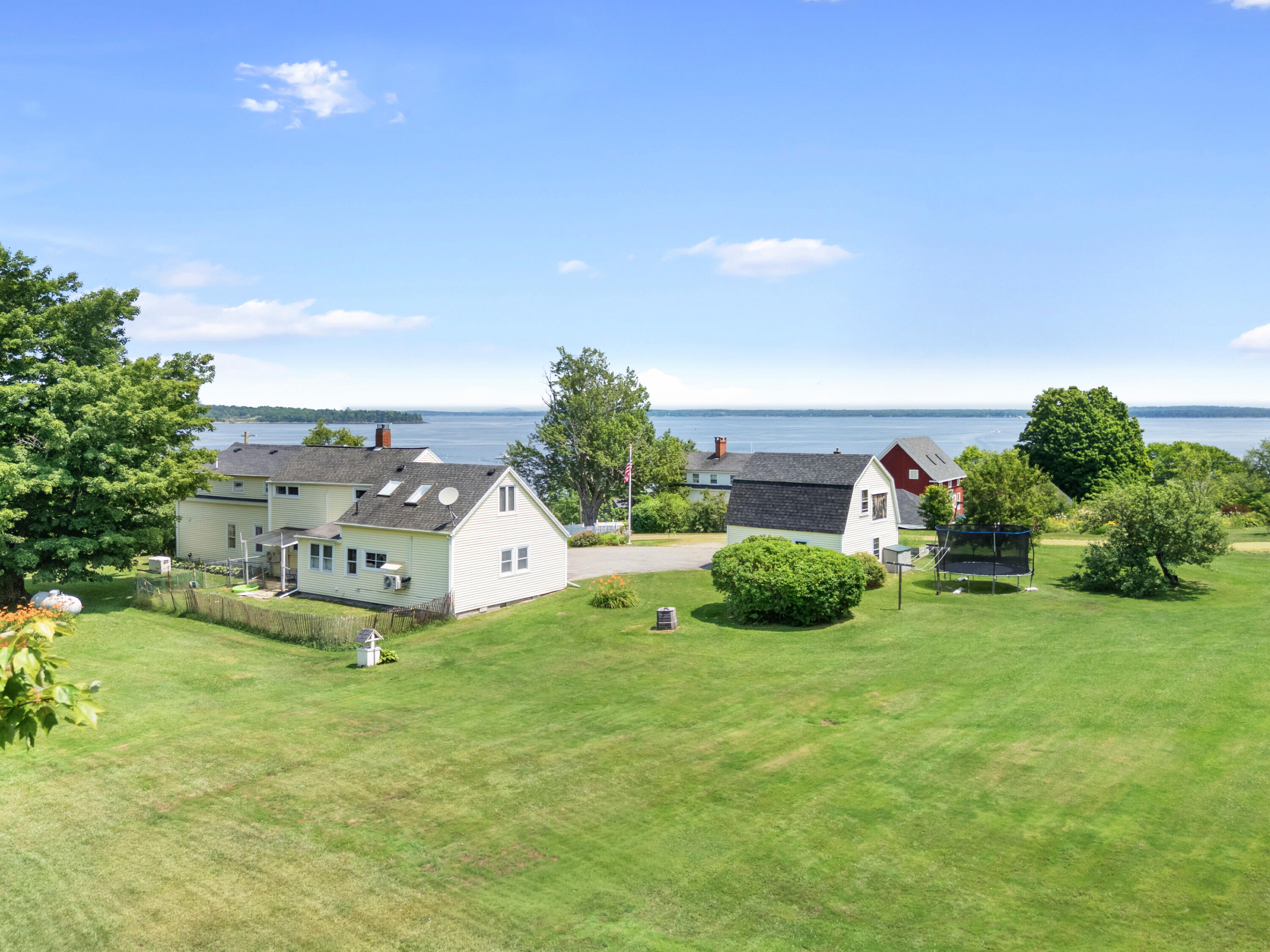 18 Beach Road