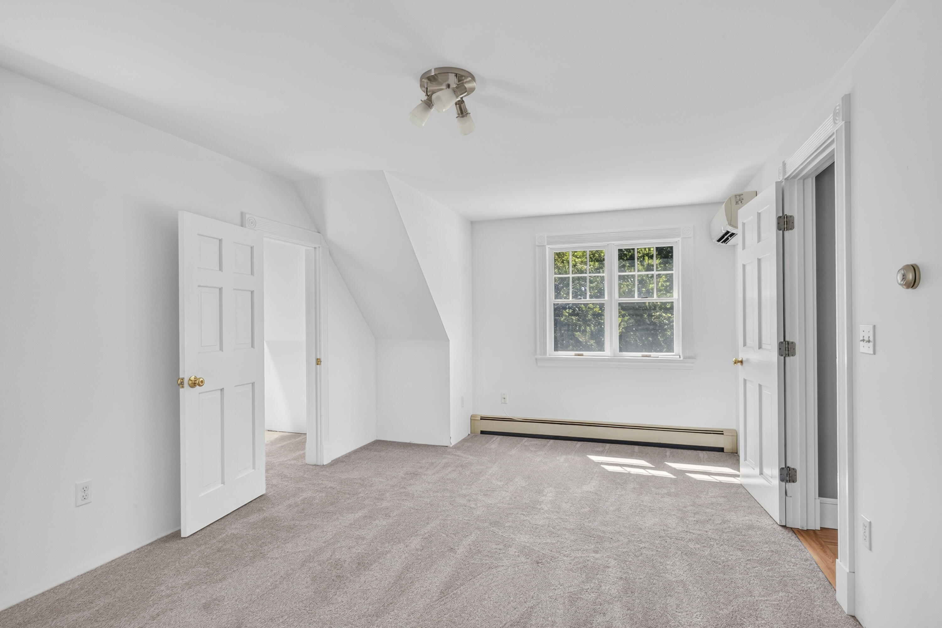 60 Harbour Hill Drive