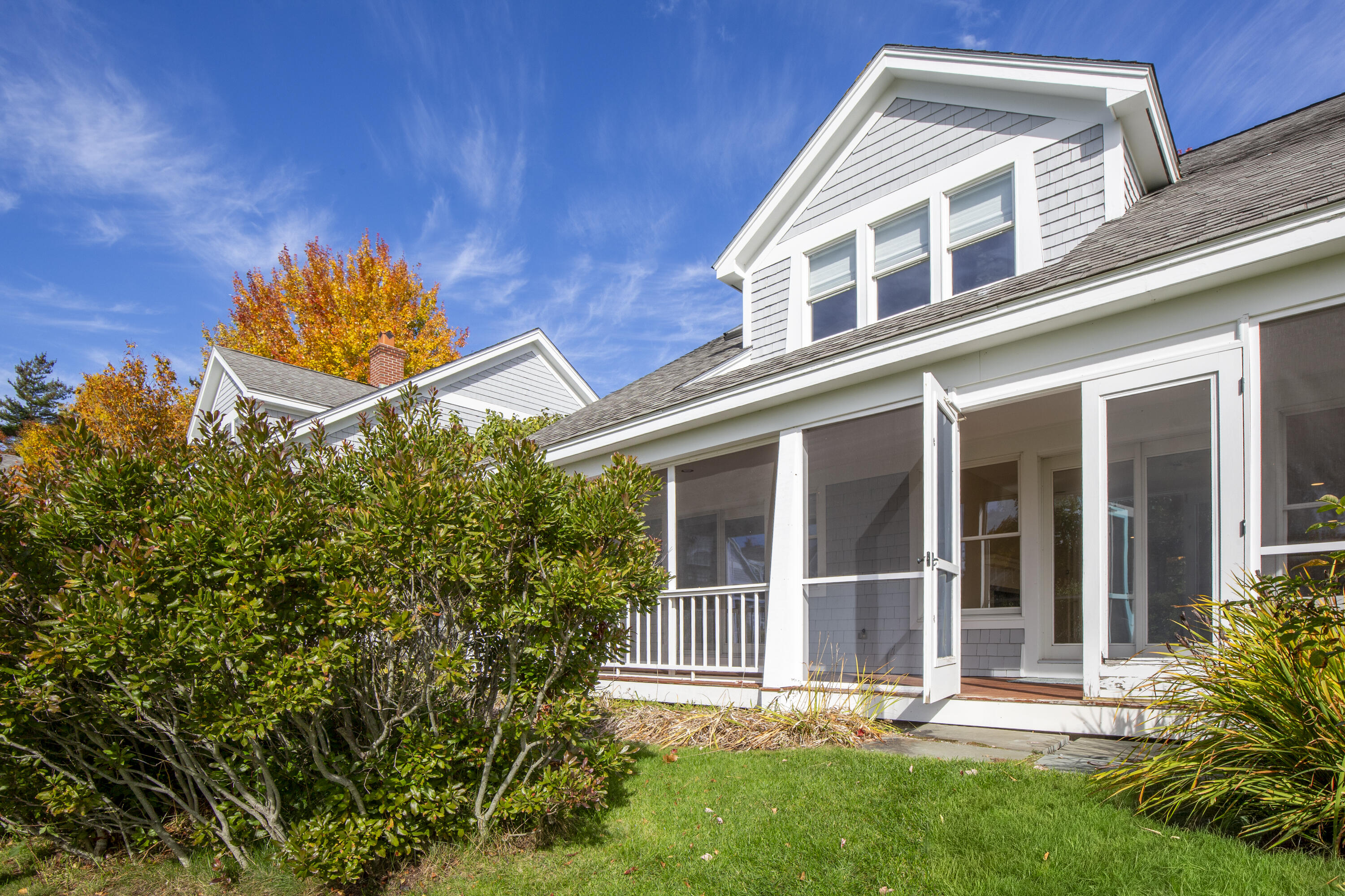 54 Village Way 54