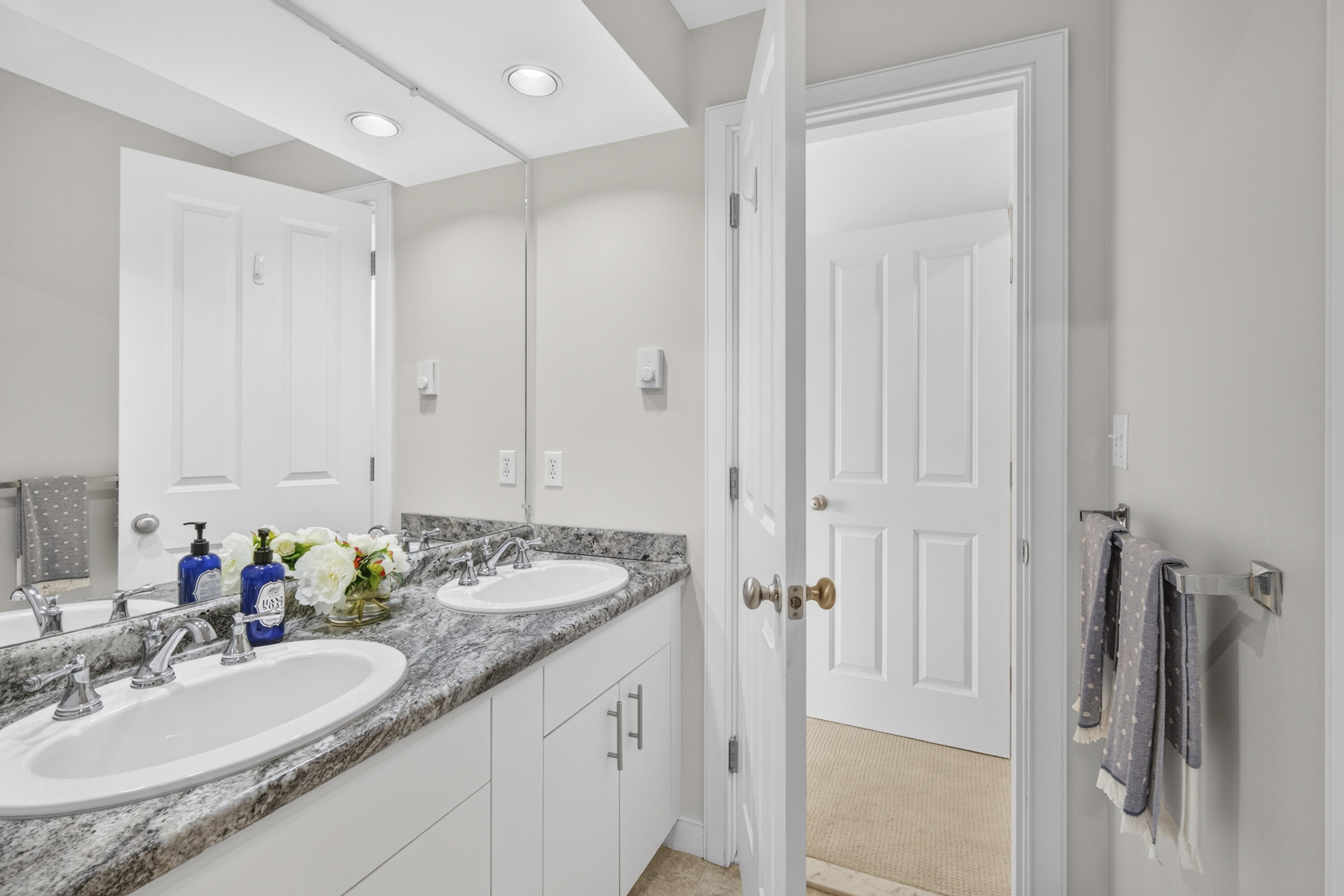 54 Village Way 54