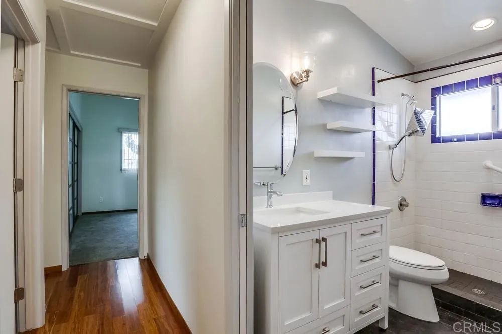 2702 Wyandotte