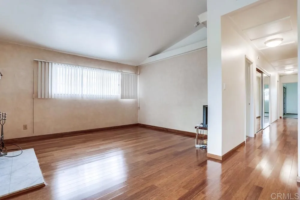 2702 Wyandotte