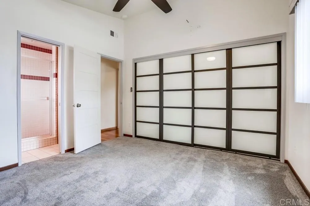 2702 Wyandotte