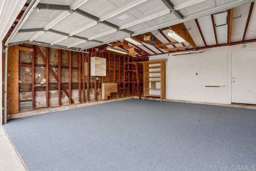2702 Wyandotte