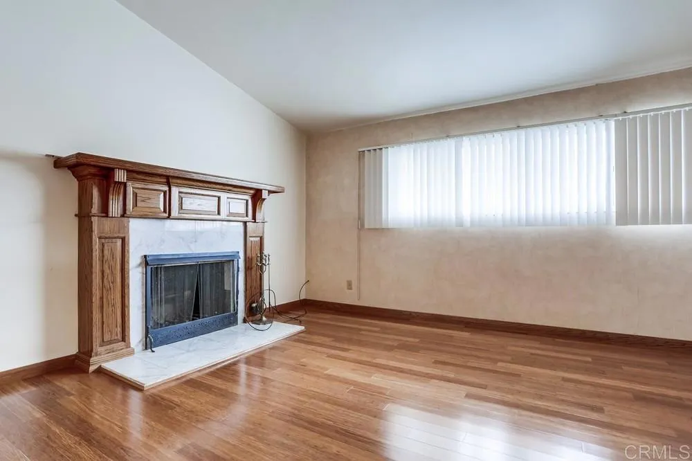 2702 Wyandotte