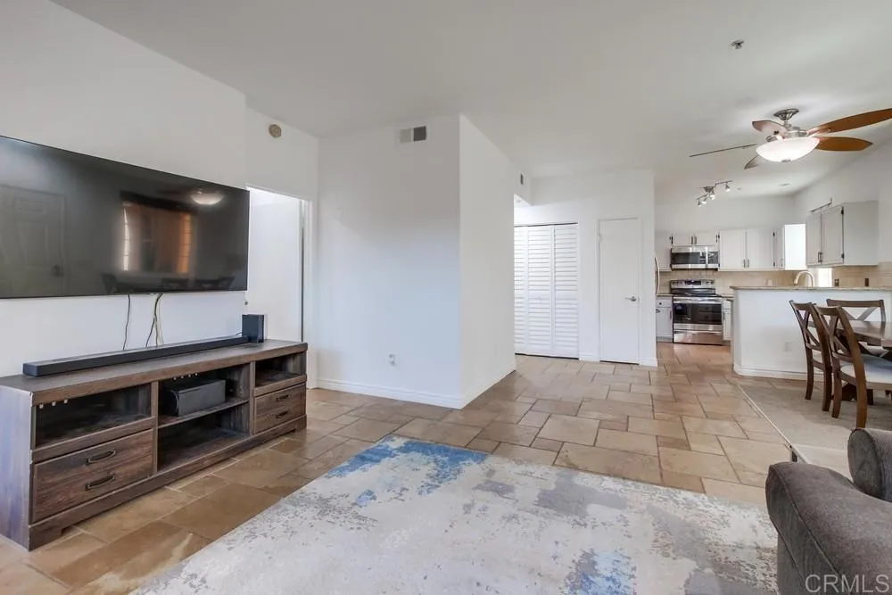 18650 Caminito Cantilena Unit 283