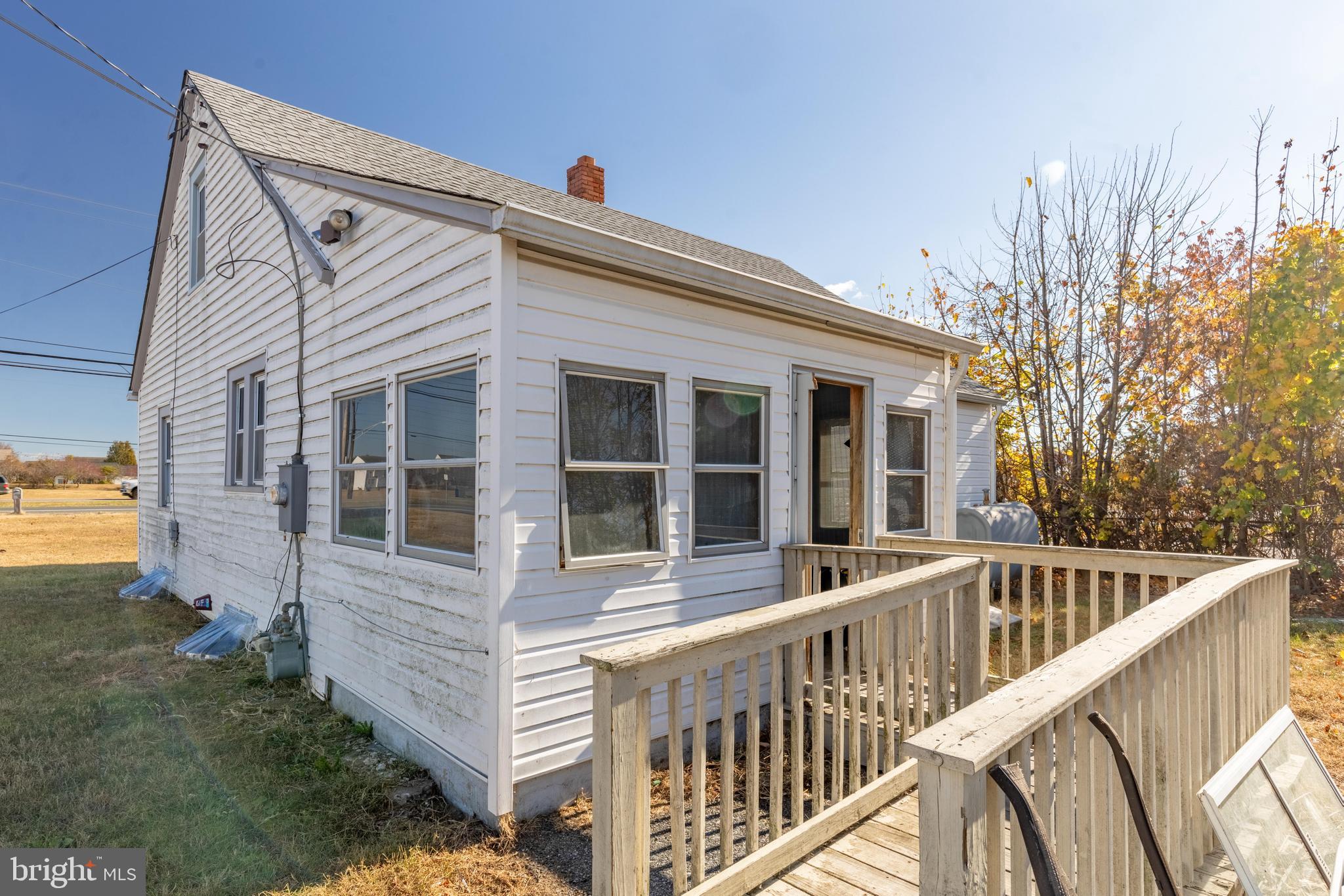 2318 S DUPONT BOULEVARD