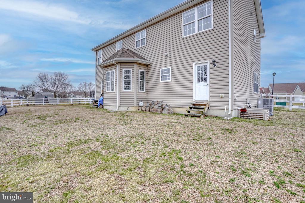 210 LAKS COURT