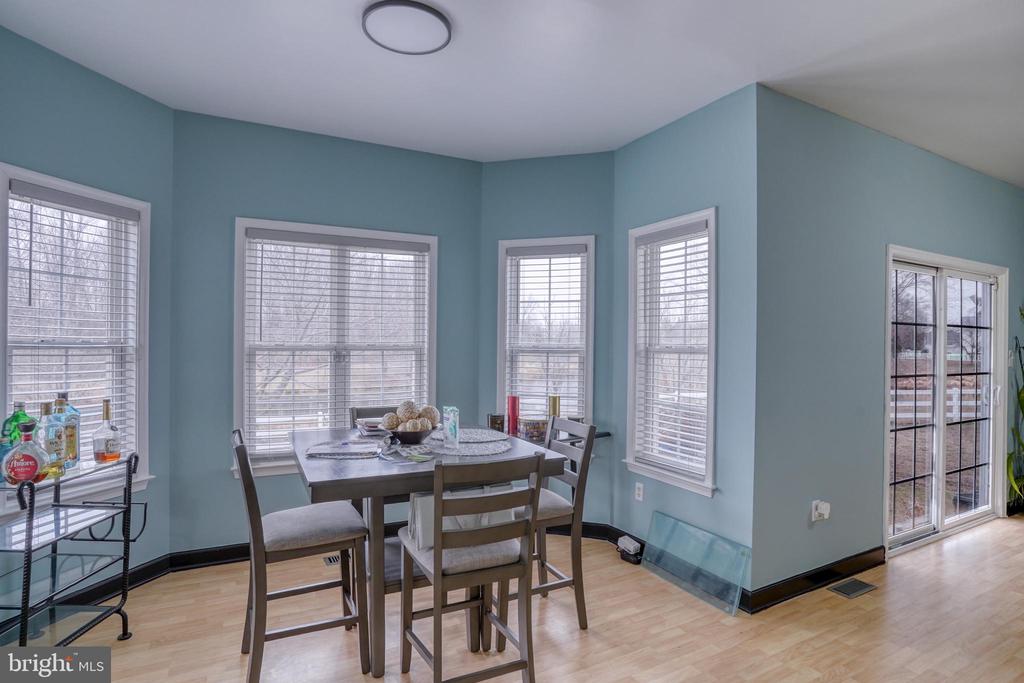 210 LAKS COURT