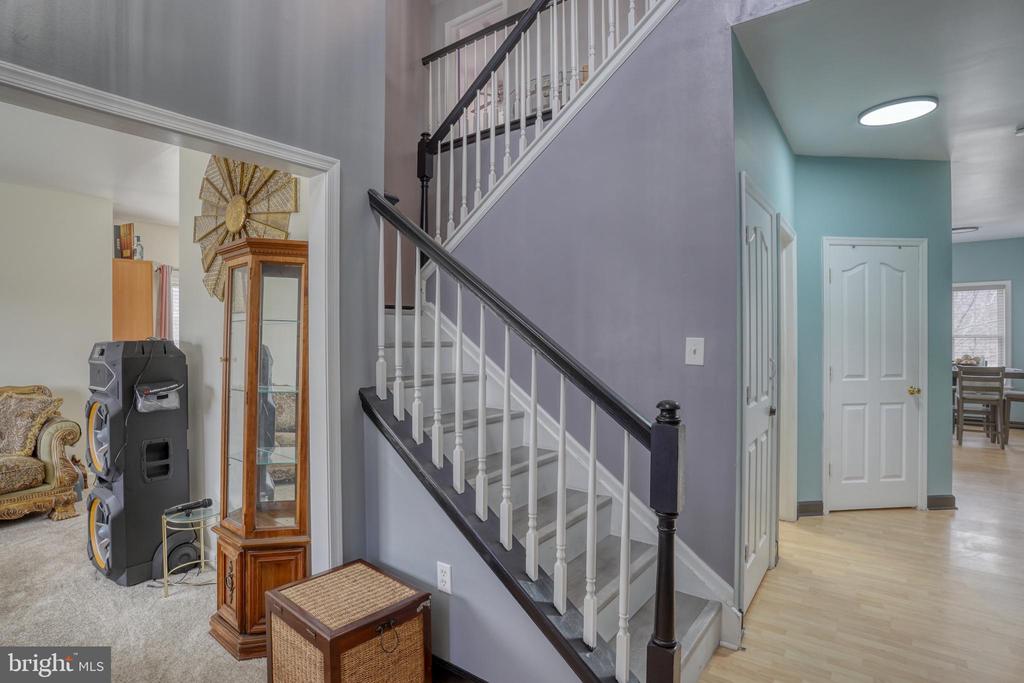 210 LAKS COURT