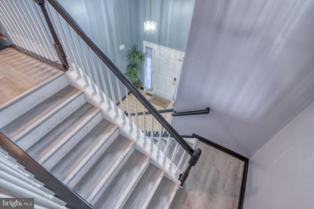 210 LAKS COURT