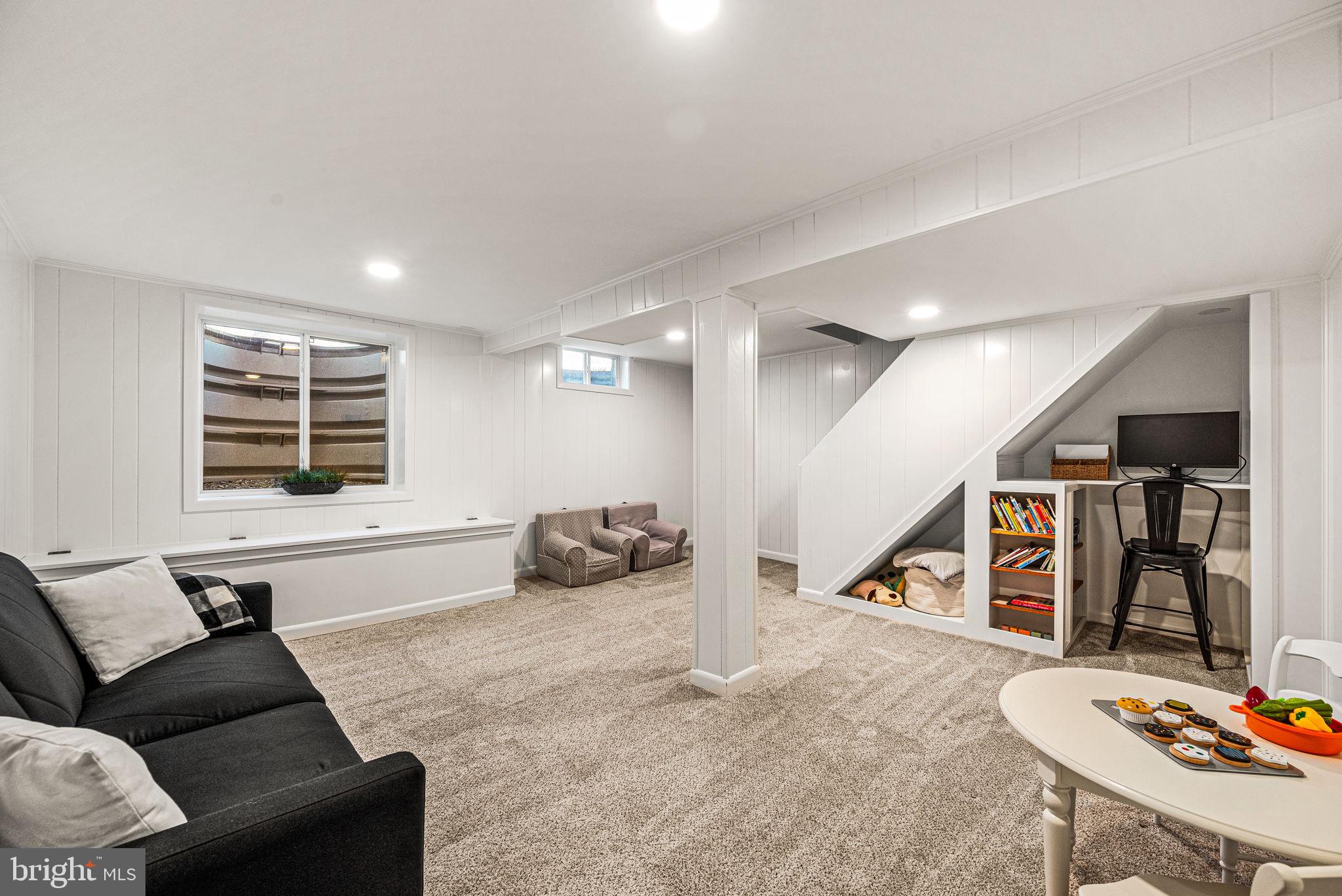 223 SANDRA ROAD