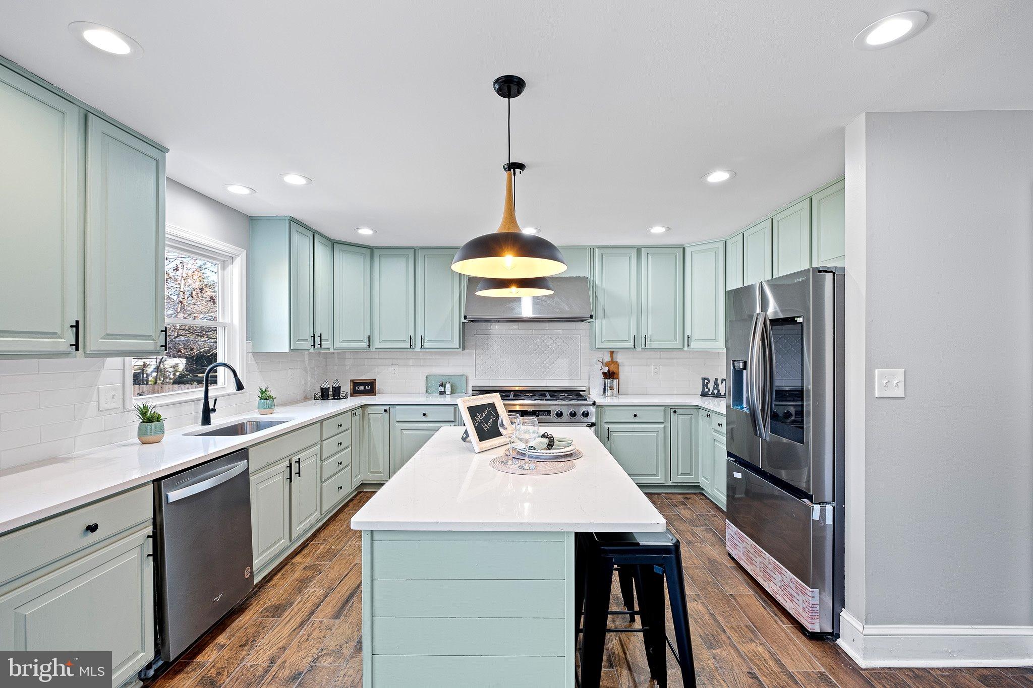 2425 W 16TH STREET