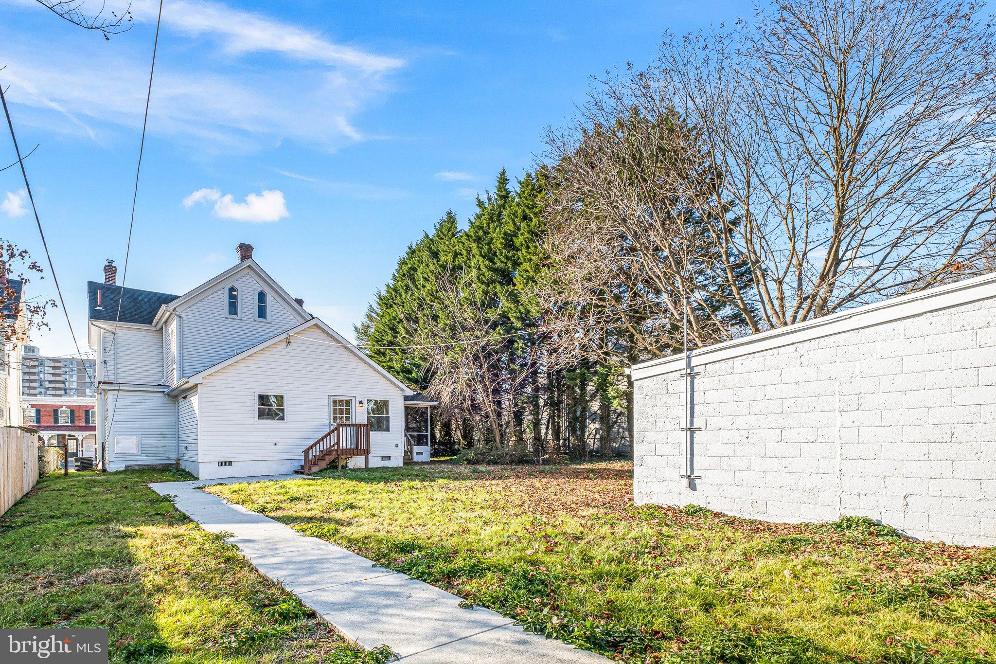2425 W 16TH STREET