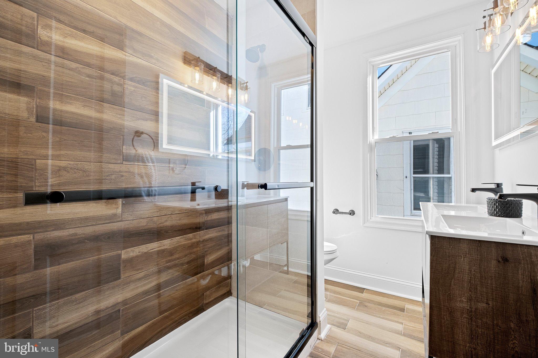 2425 W 16TH STREET