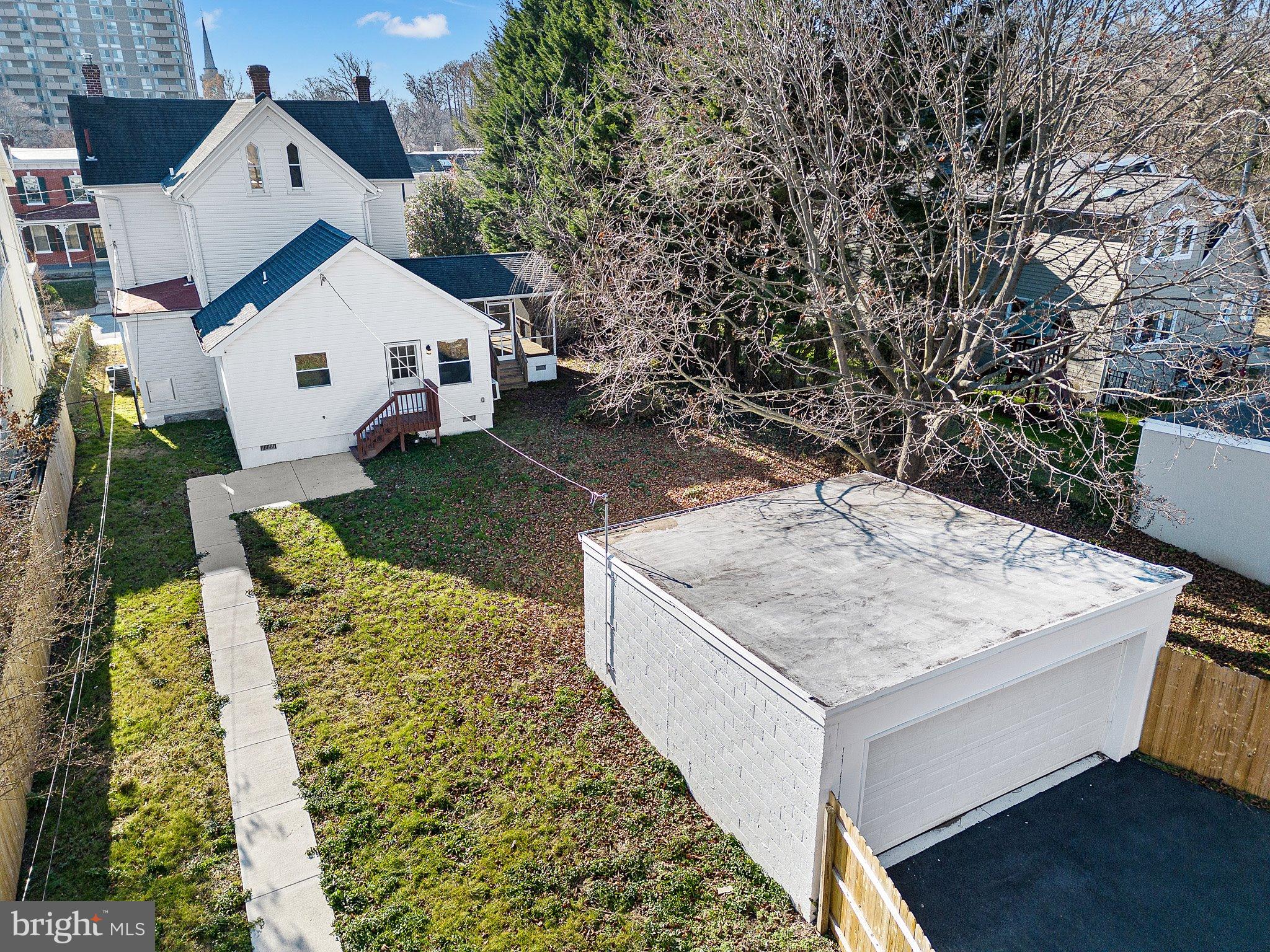 2425 W 16TH STREET