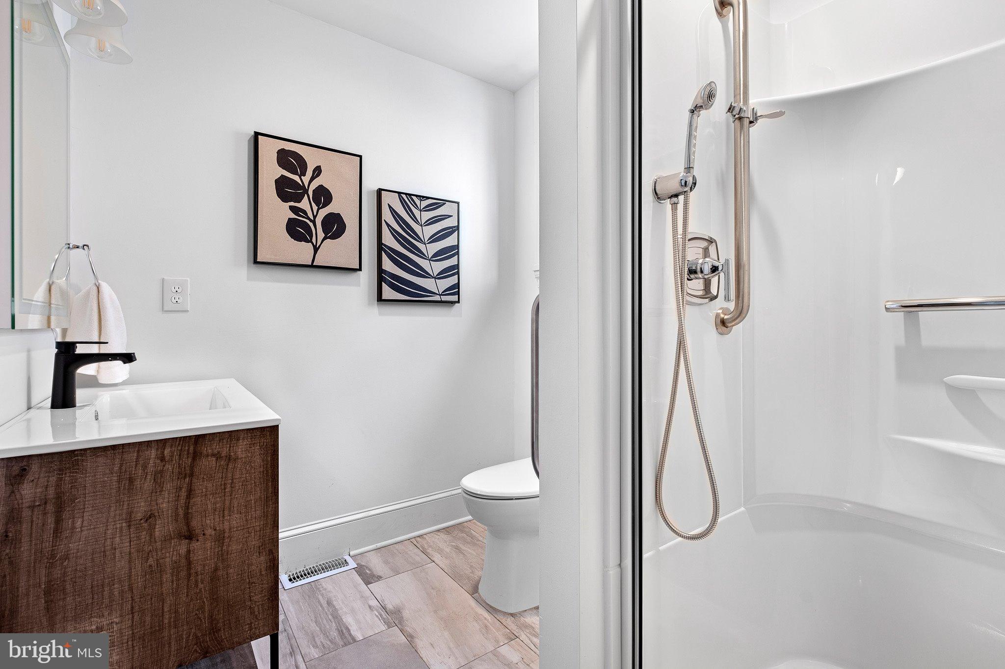 2425 W 16TH STREET