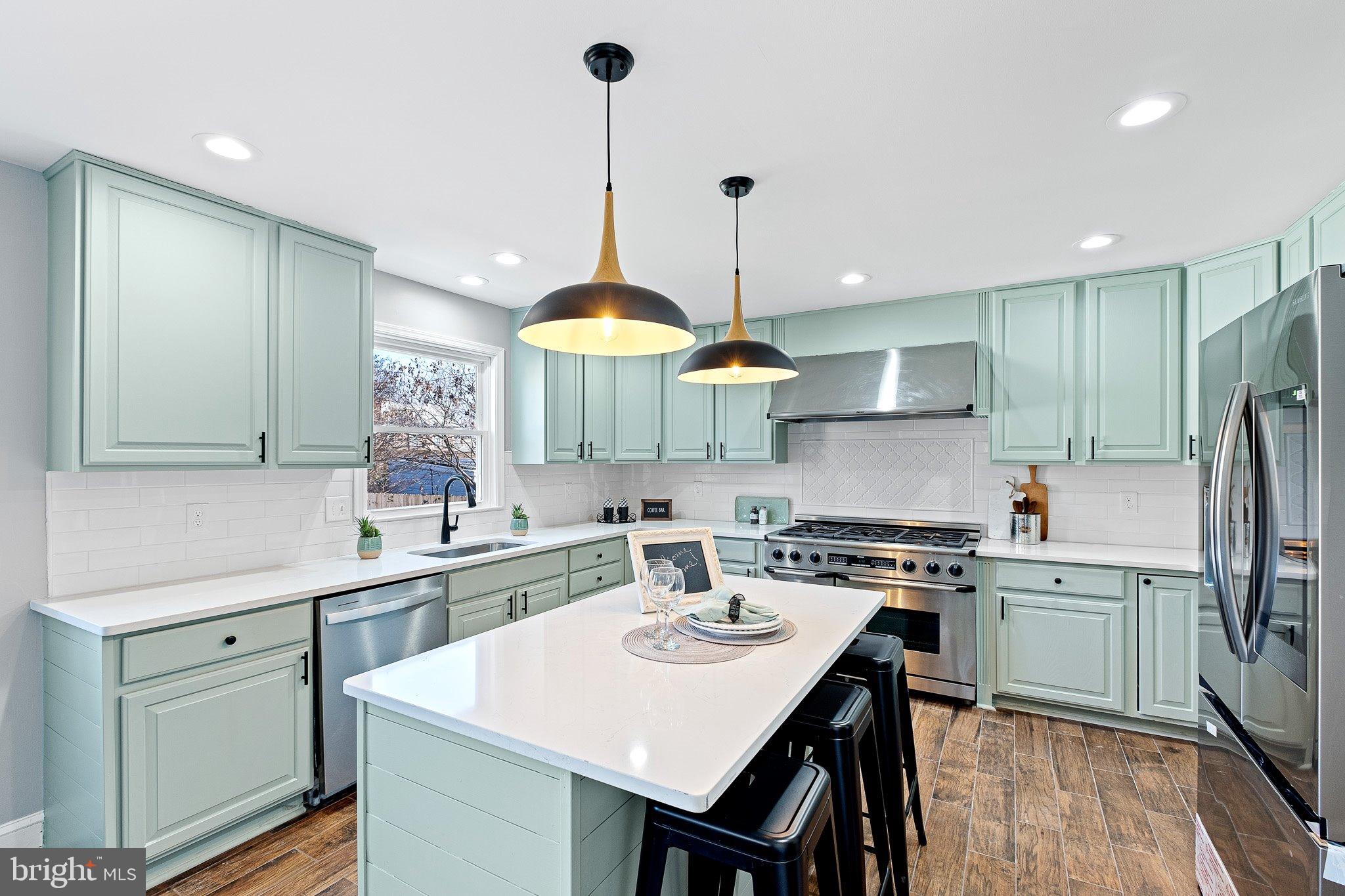 2425 W 16TH STREET