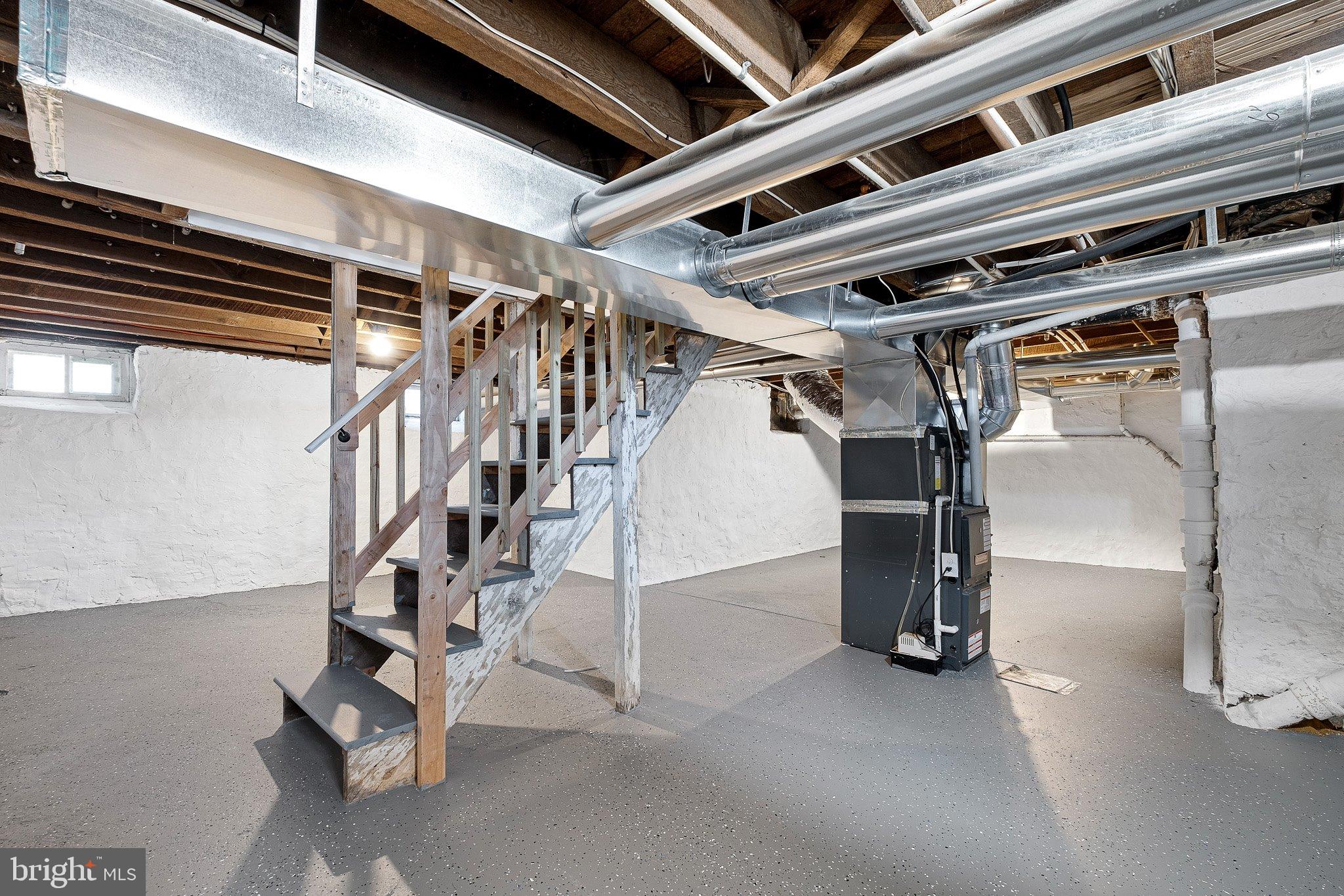 2425 W 16TH STREET