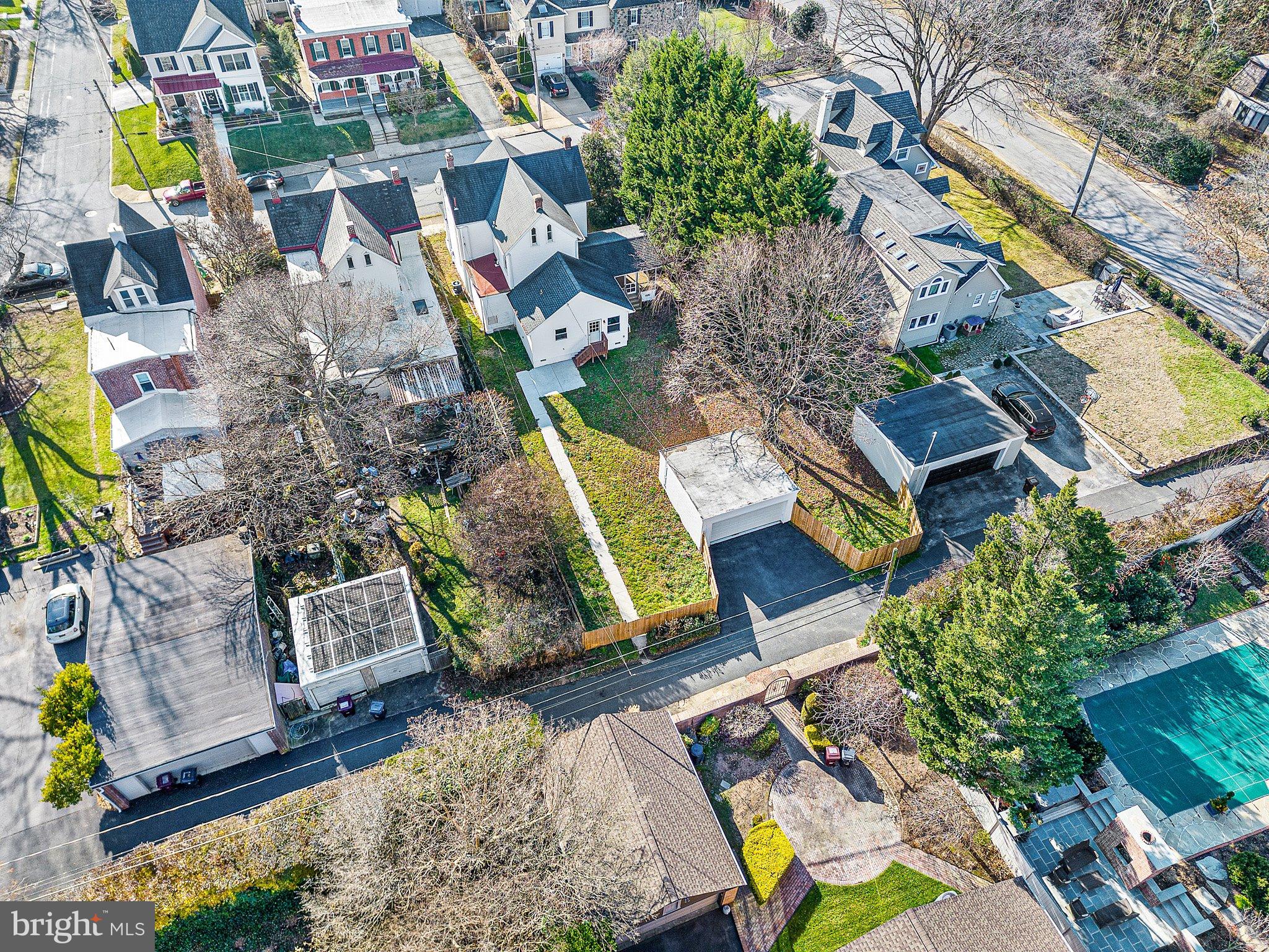 2425 W 16TH STREET