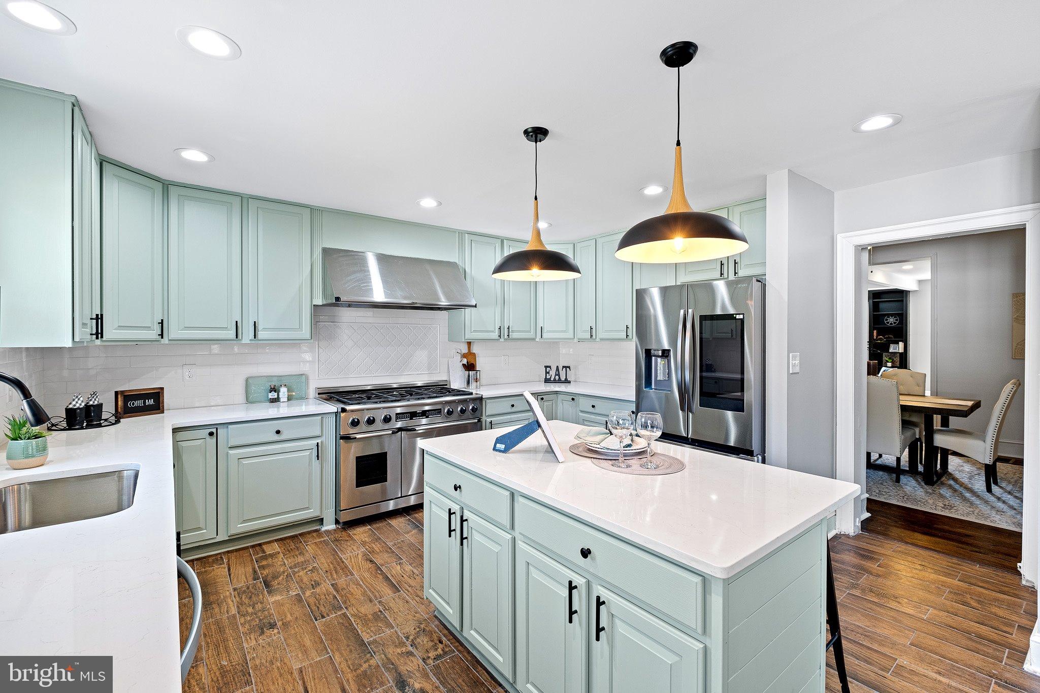 2425 W 16TH STREET