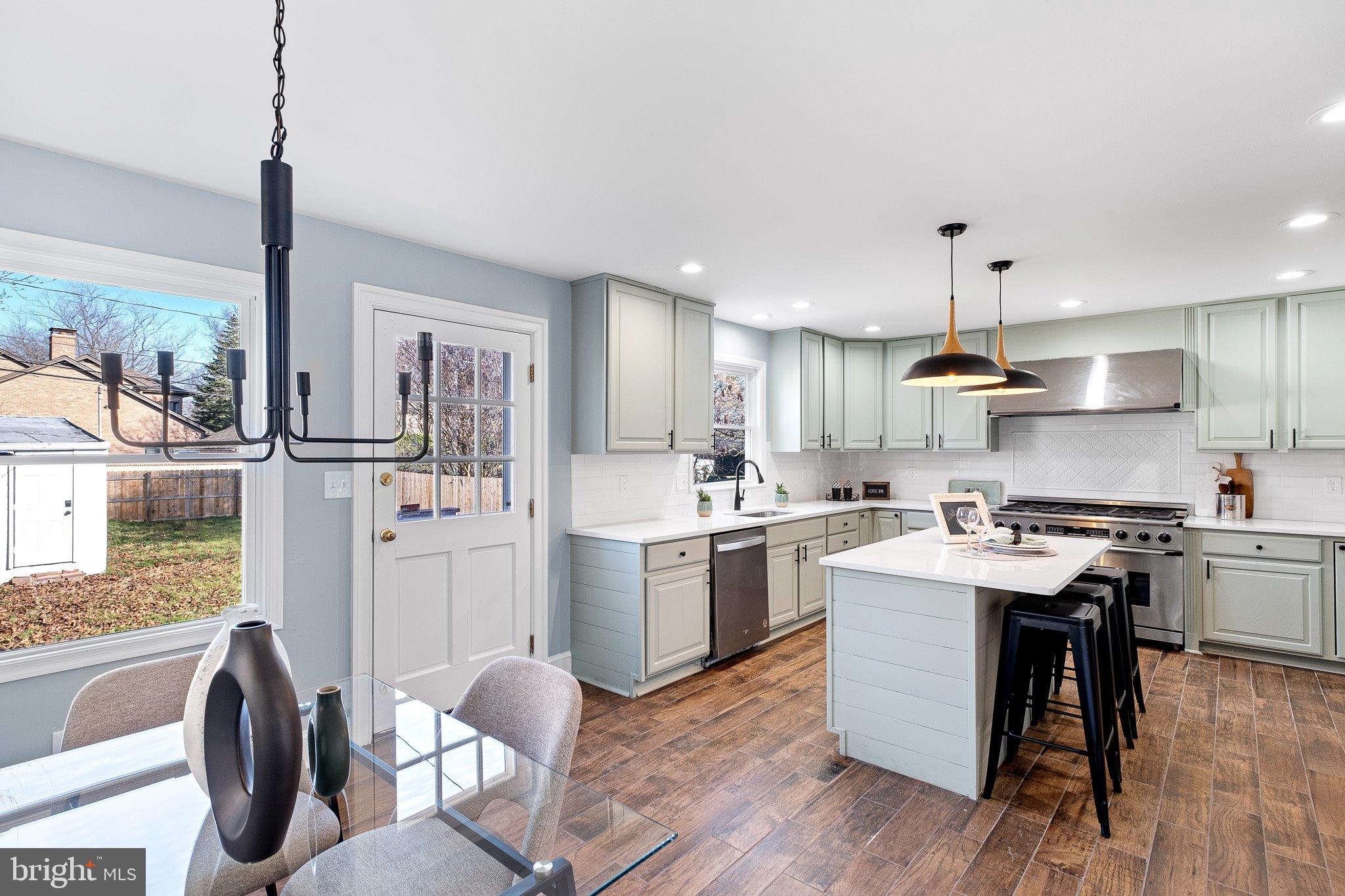 2425 W 16TH STREET