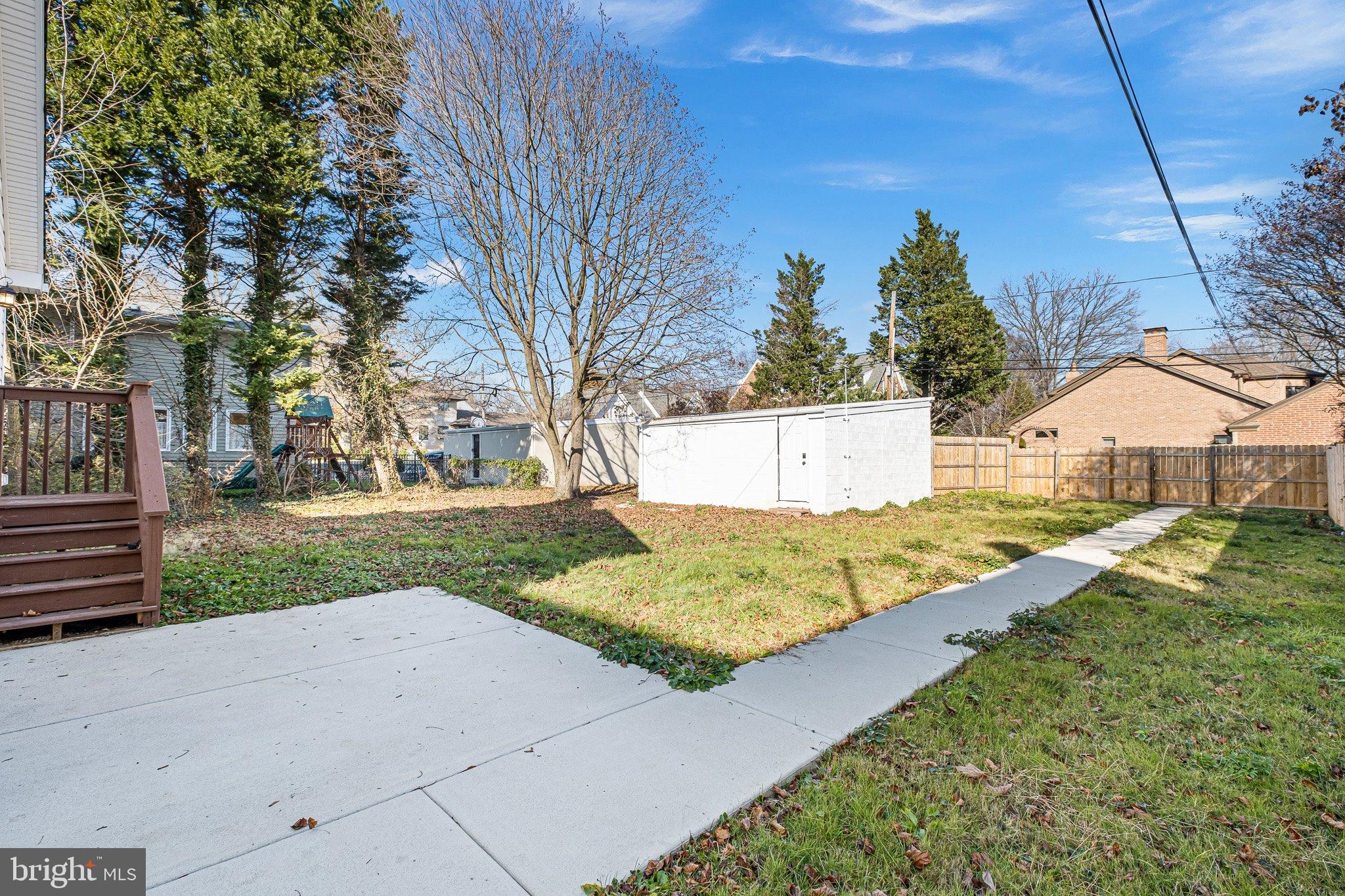2425 W 16TH STREET