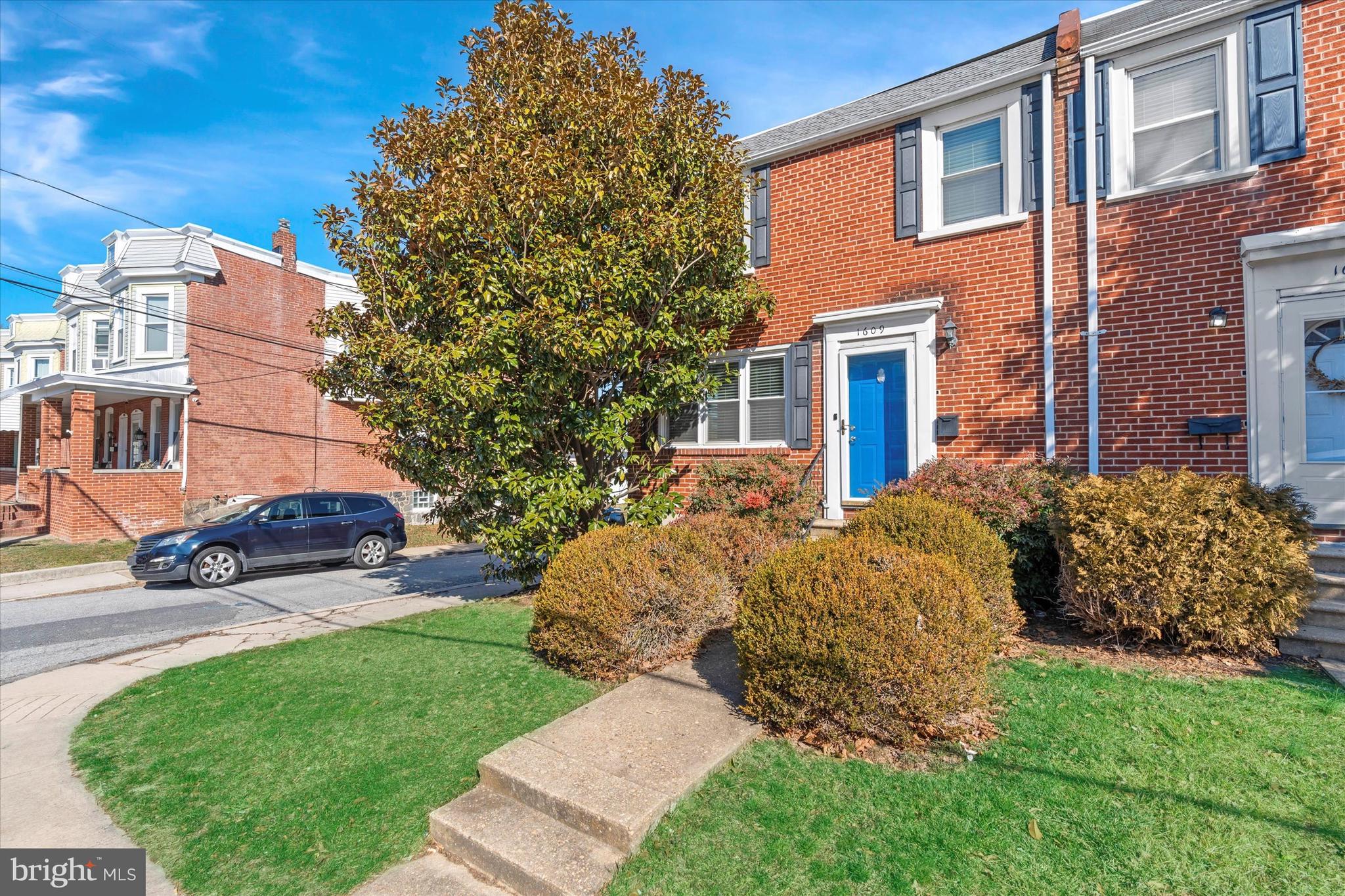 1609 W 10TH STREET