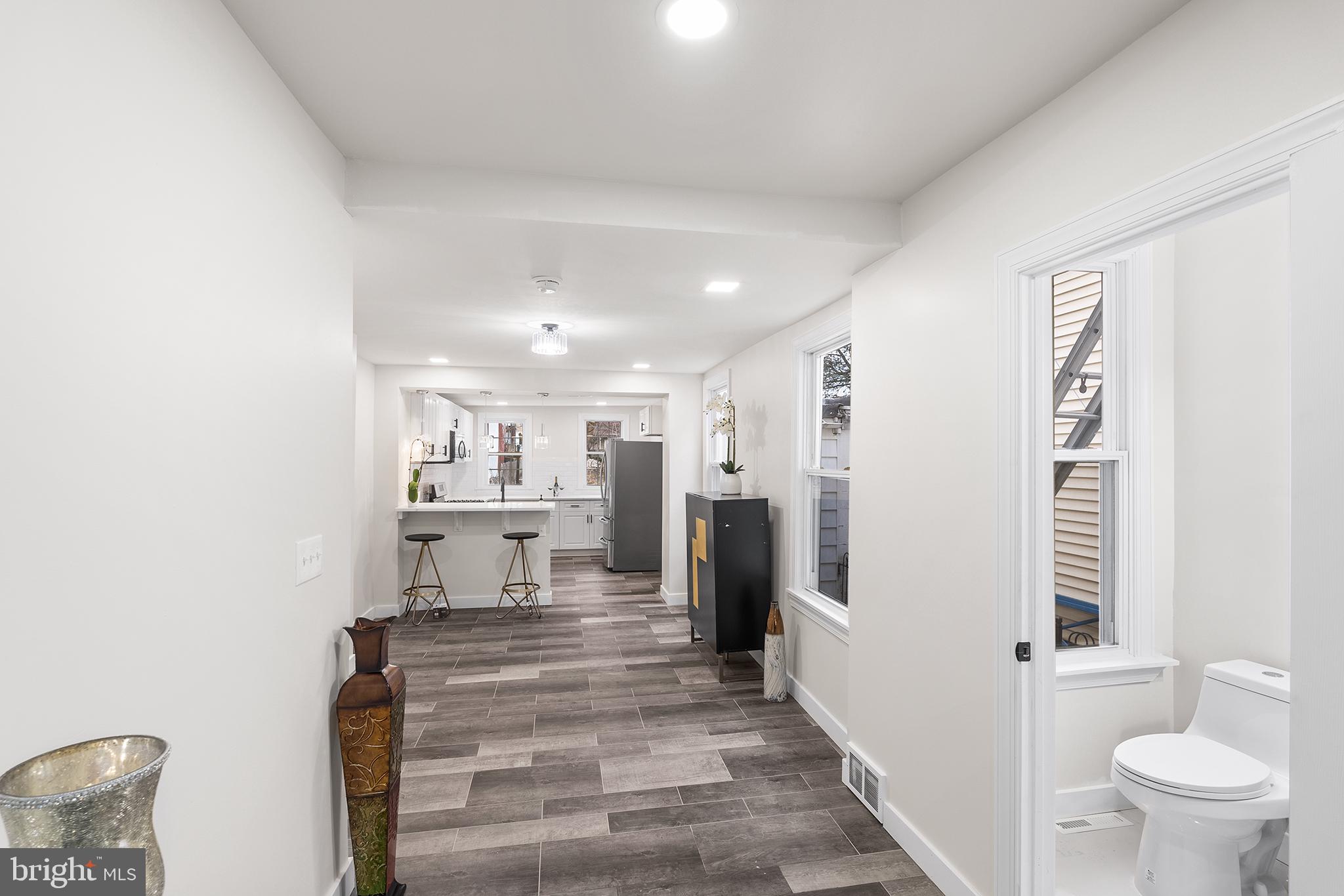 1618 W 10TH STREET